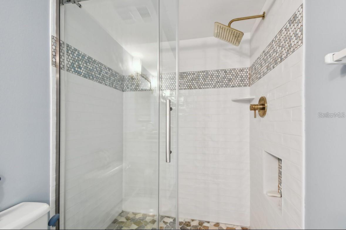 5701 BAHIA DEL MAR CIR #302