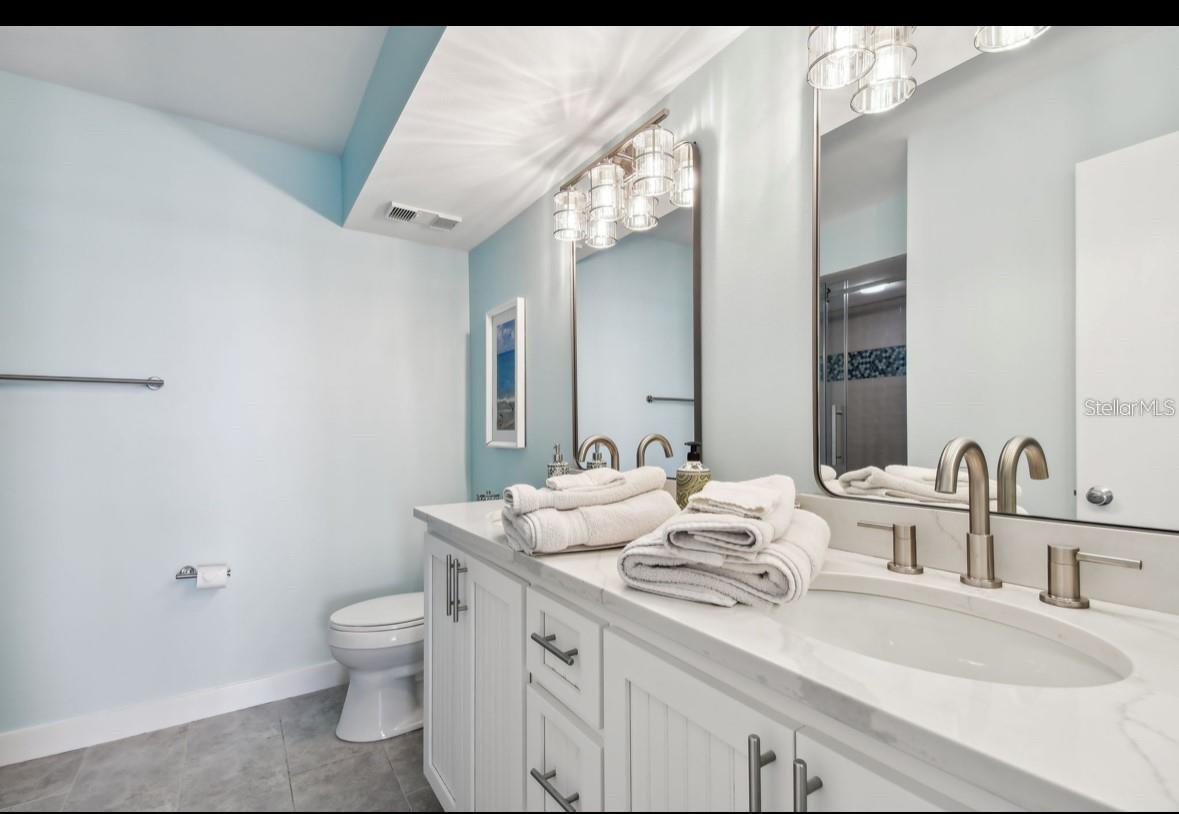 5701 BAHIA DEL MAR CIR #302