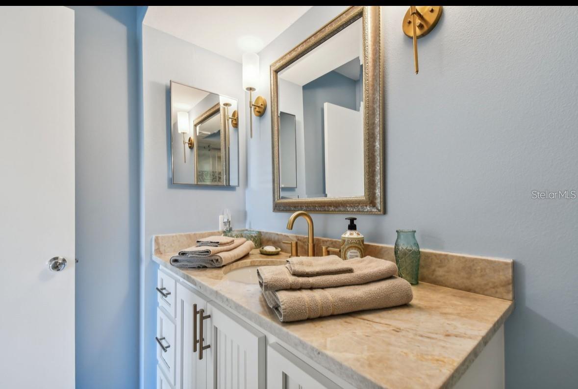 5701 BAHIA DEL MAR CIR #302