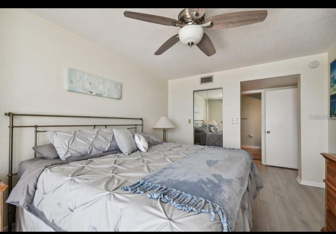 5701 BAHIA DEL MAR CIR #302