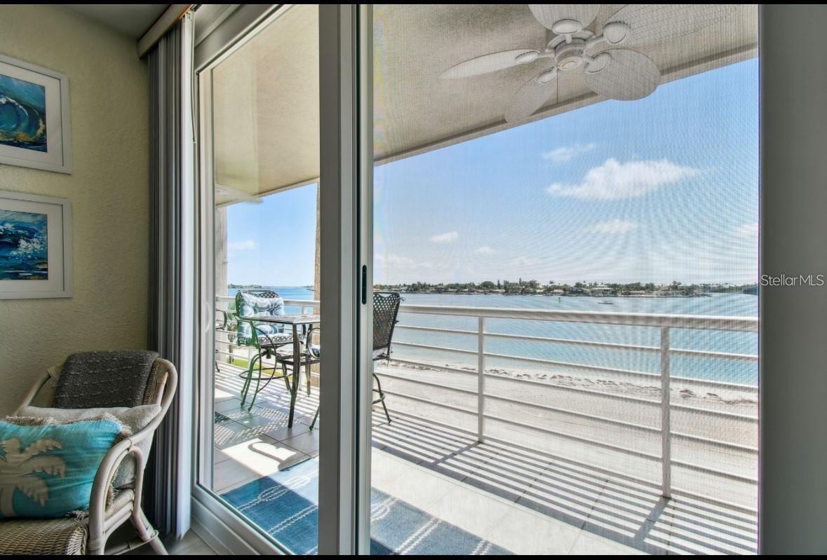 5701 BAHIA DEL MAR CIR #302