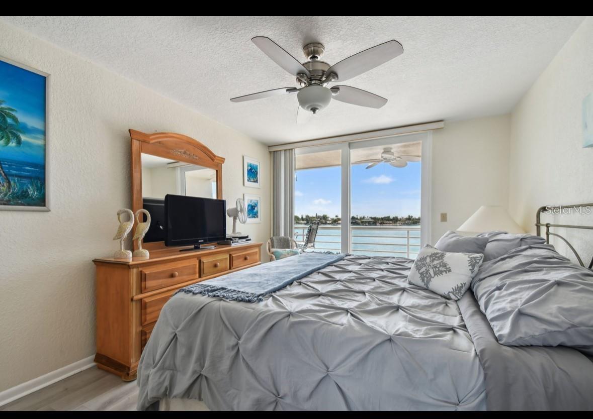 5701 BAHIA DEL MAR CIR #302