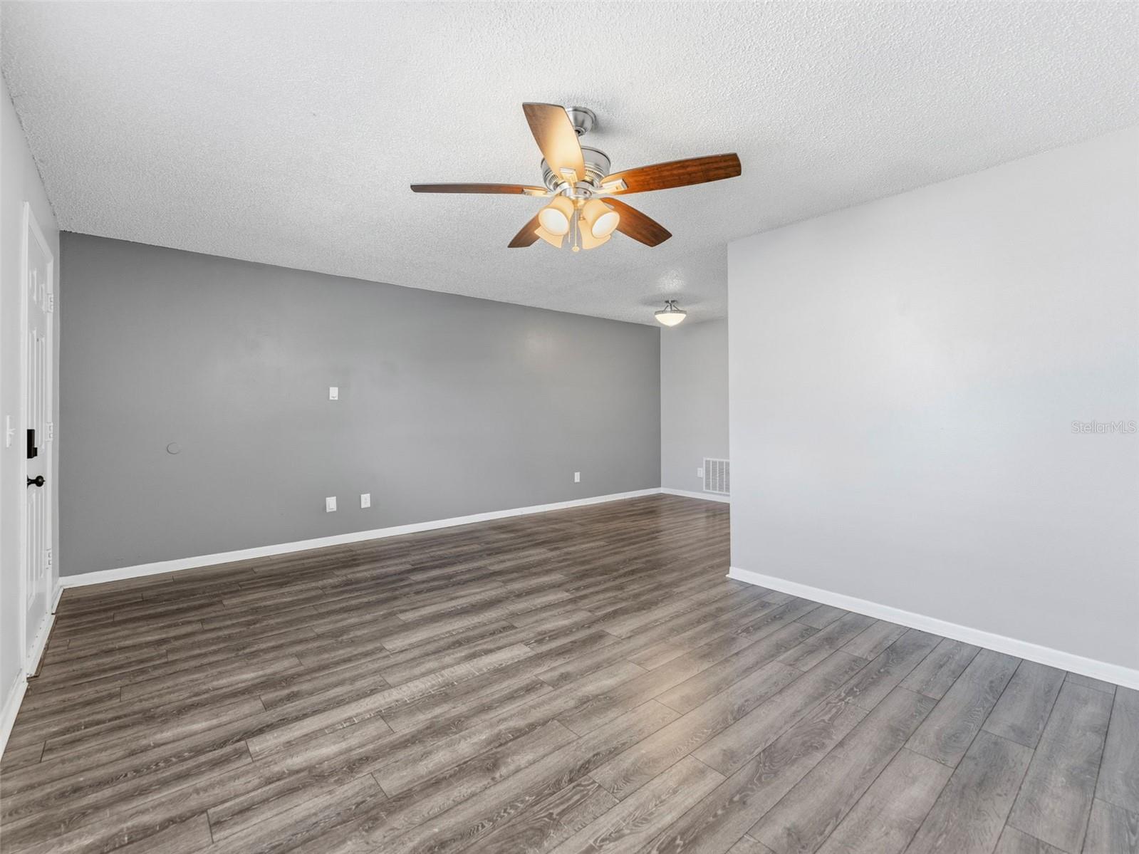 9109 W HILLSBOROUGH AVE #J107