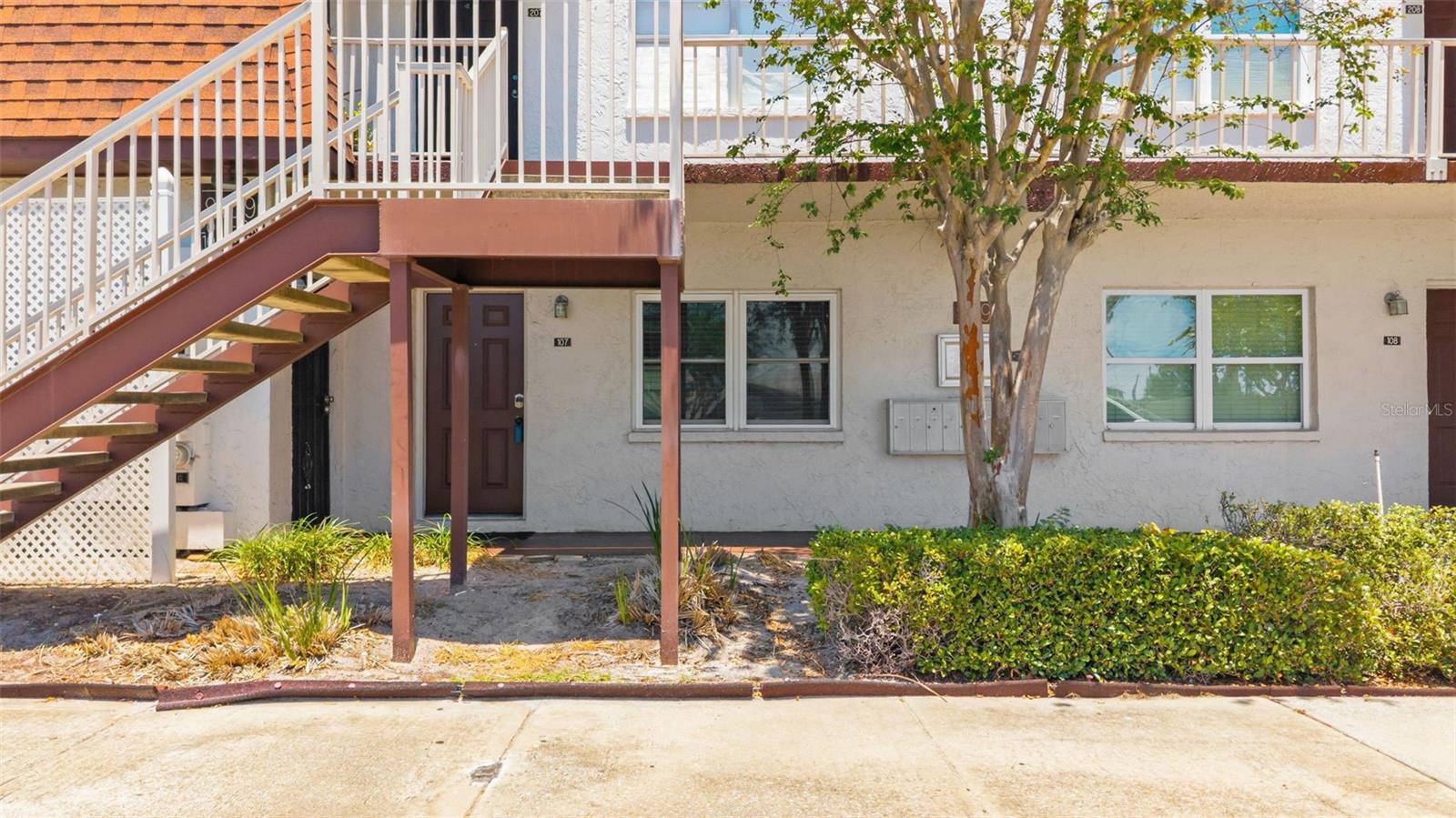 9109 W HILLSBOROUGH AVE #J107
