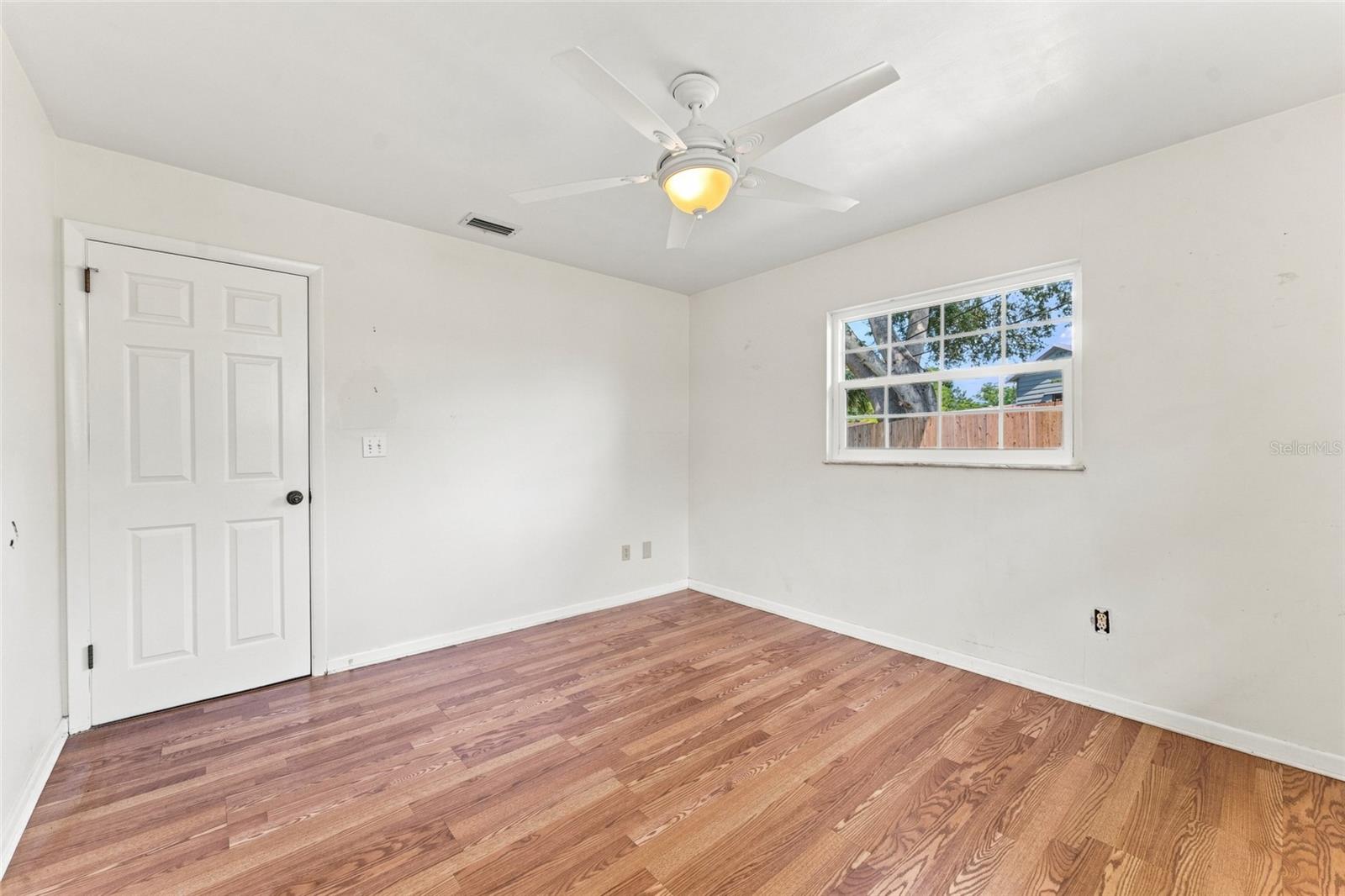 1773 LONDON LN