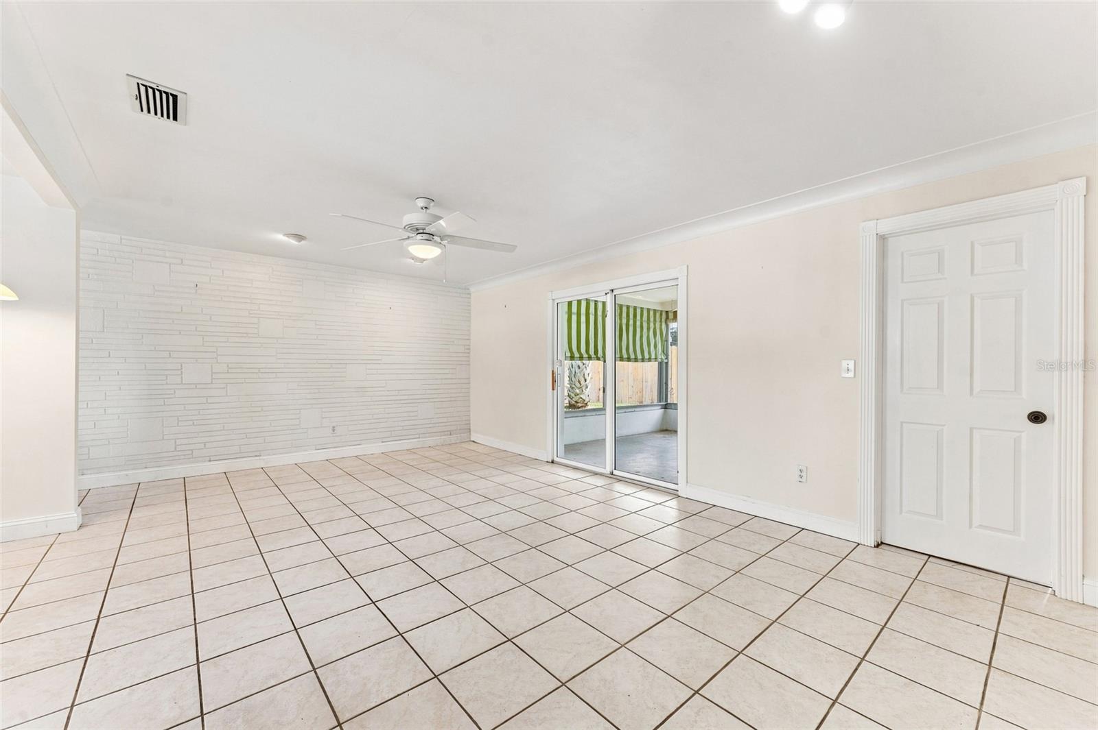 1773 LONDON LN