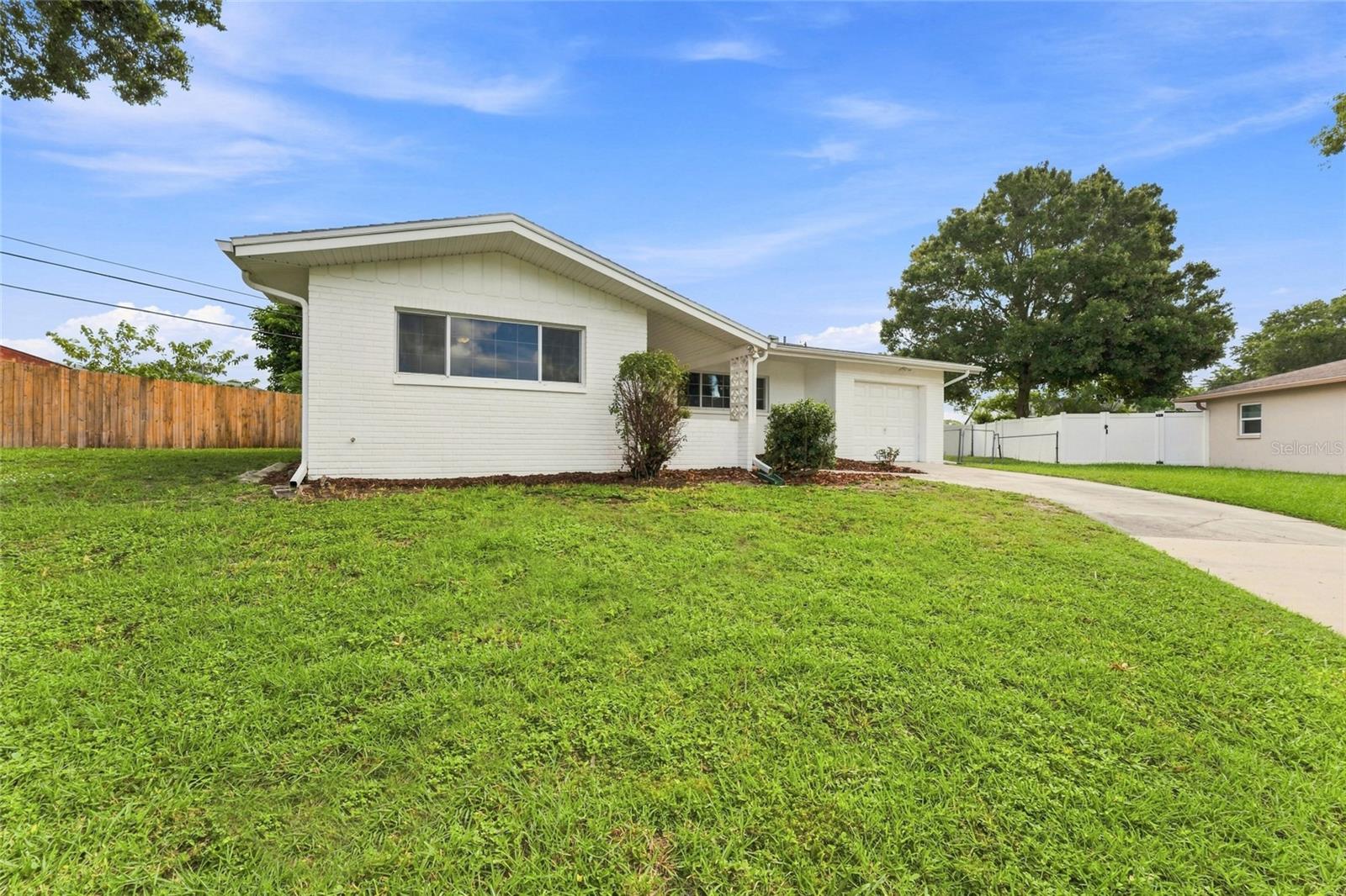 1773 LONDON LN