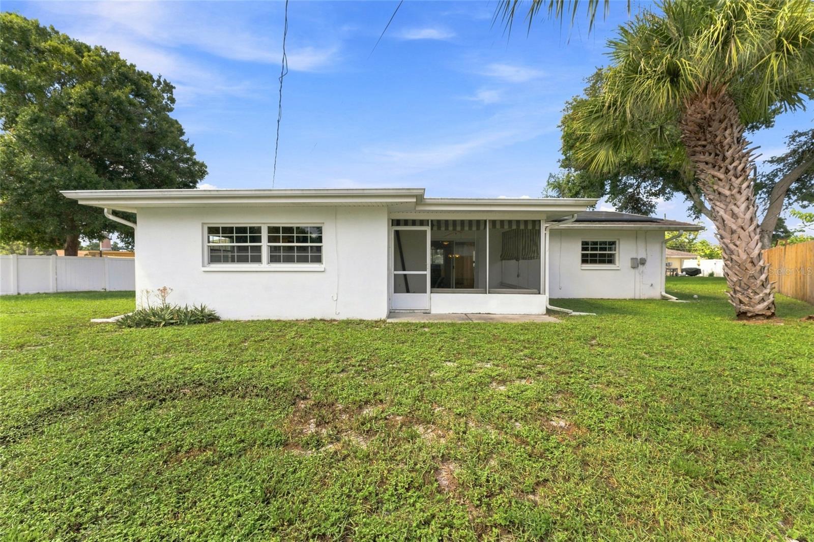 1773 LONDON LN