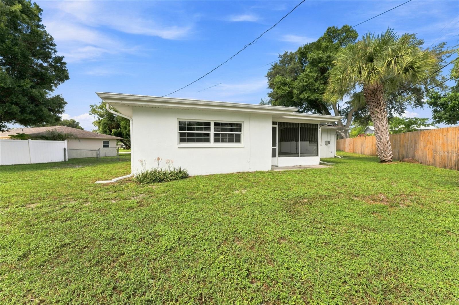 1773 LONDON LN