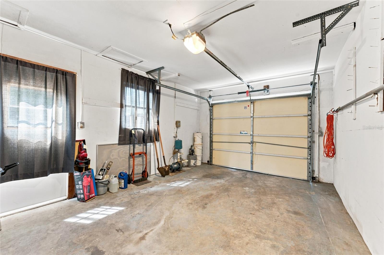 1773 LONDON LN