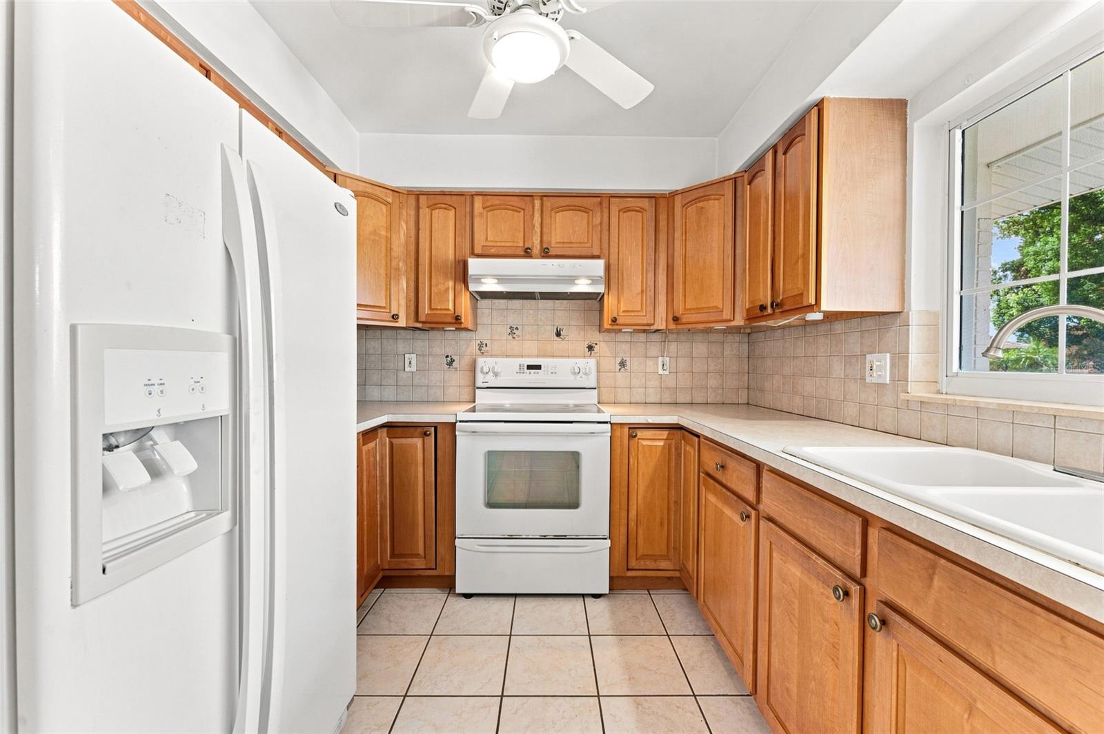 1773 LONDON LN