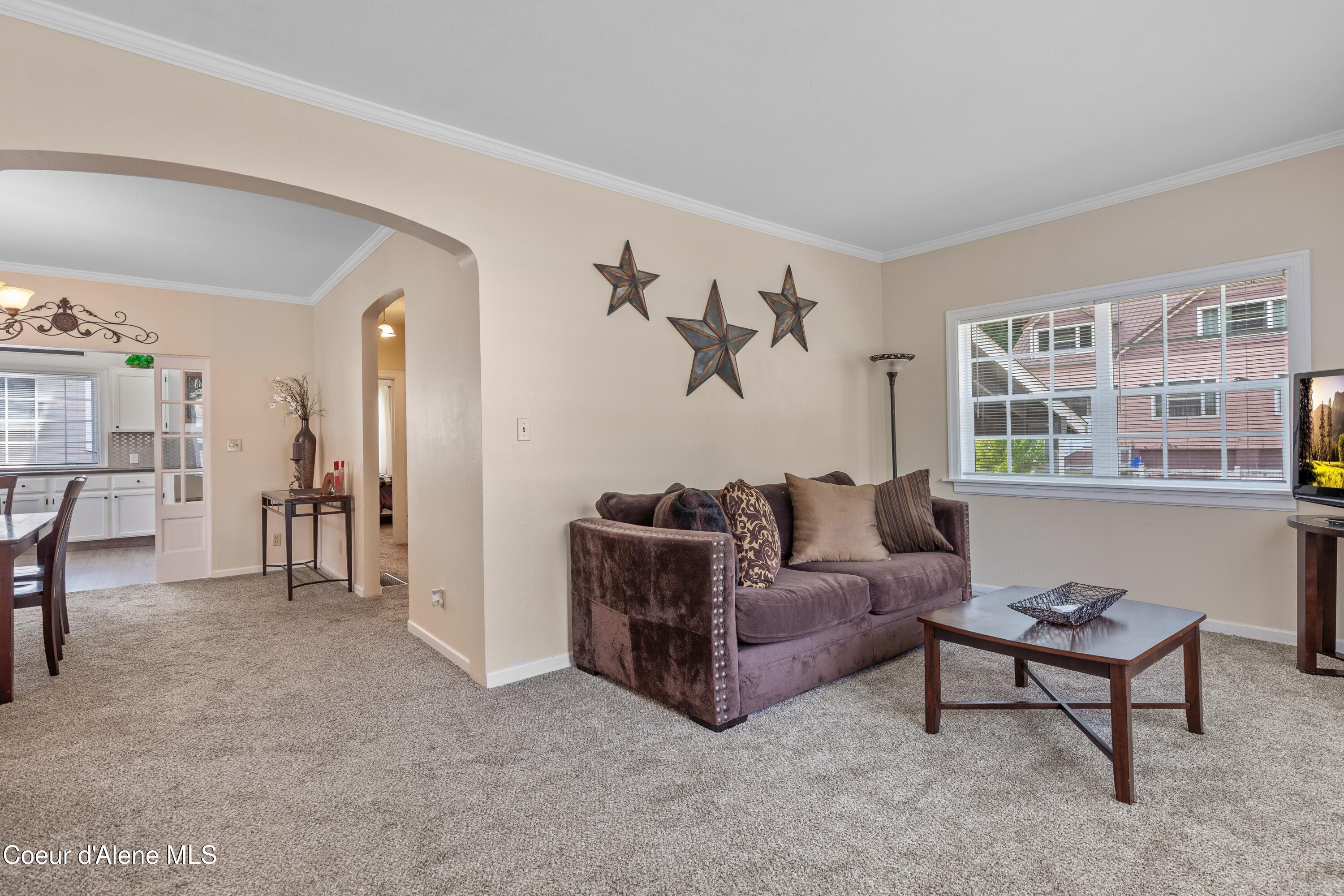 124 King St