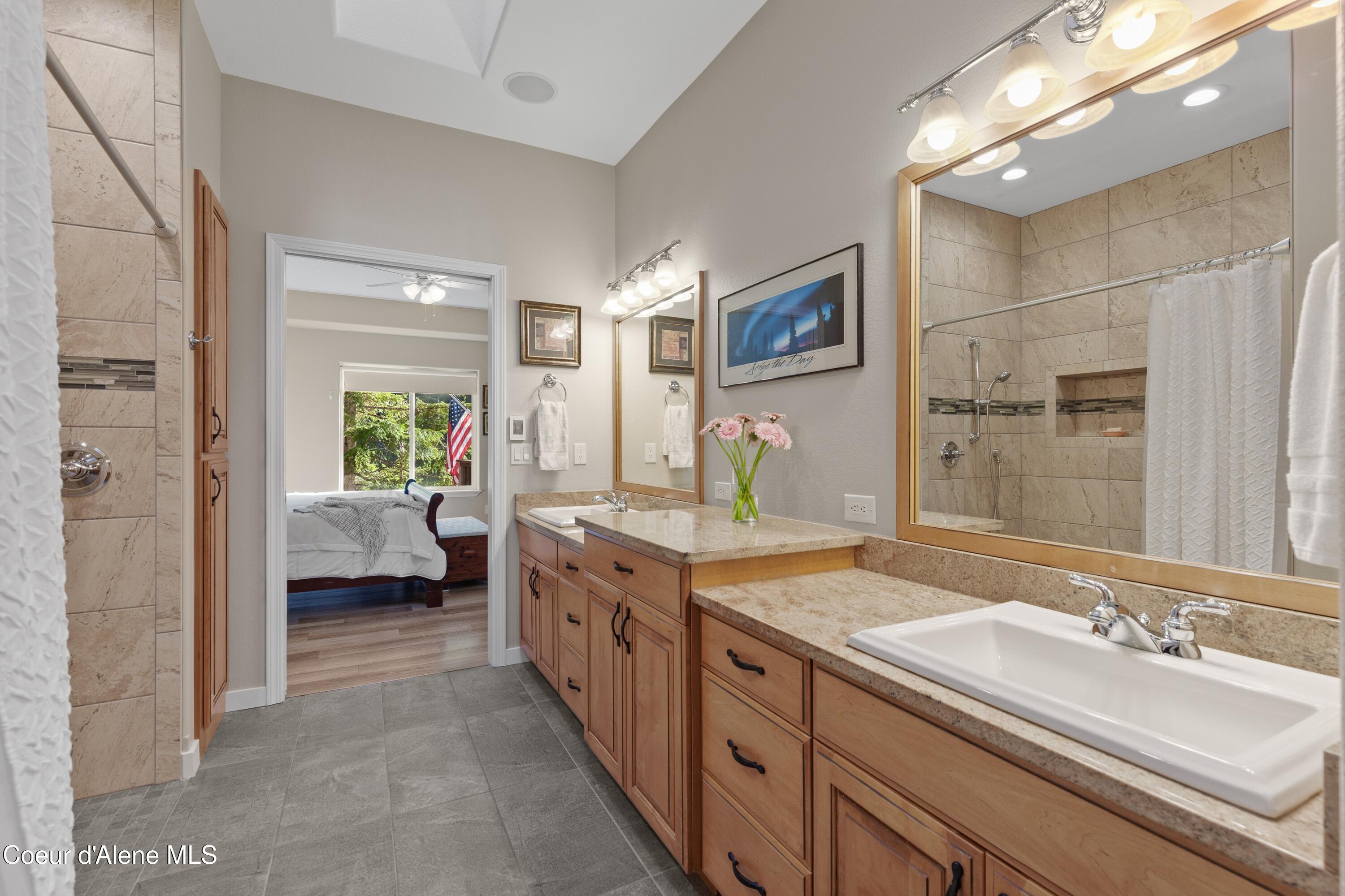 8677 N Rhapsody Ln