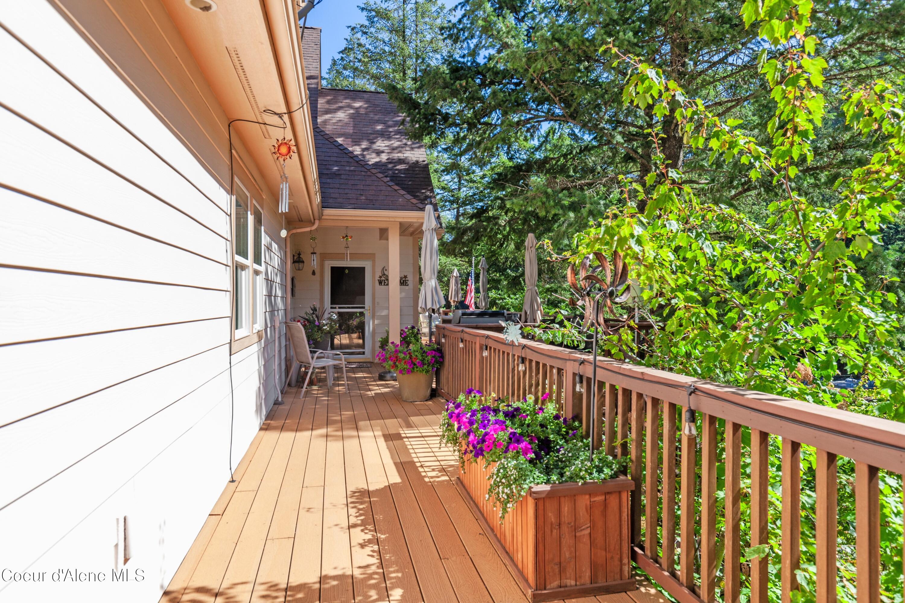 8677 N Rhapsody Ln
