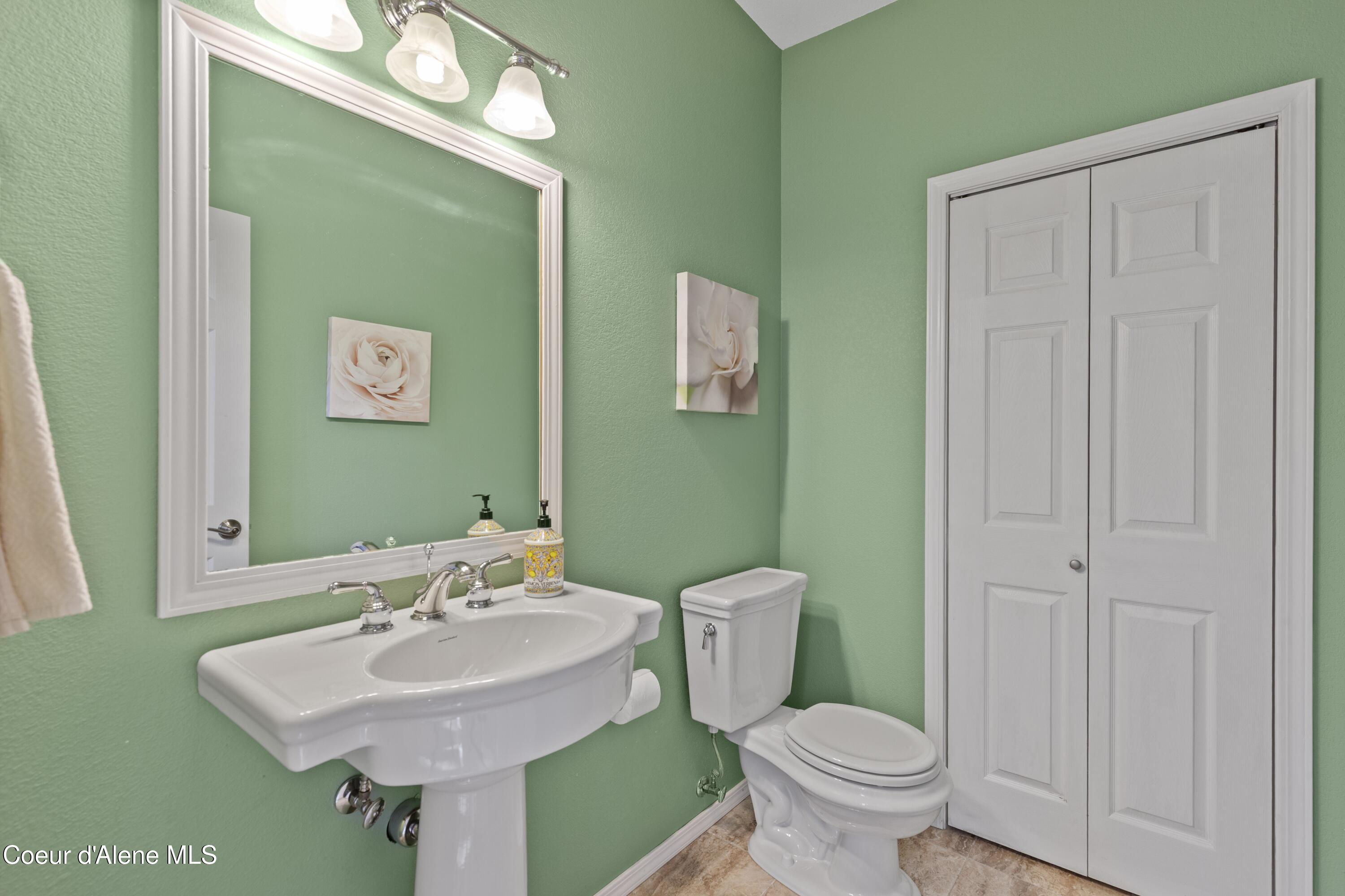 8677 N Rhapsody Ln