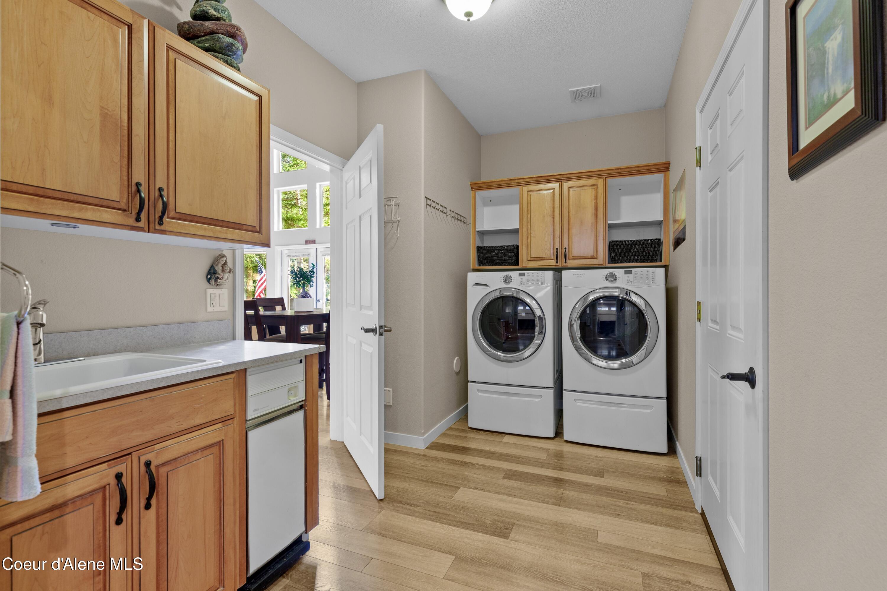 8677 N Rhapsody Ln