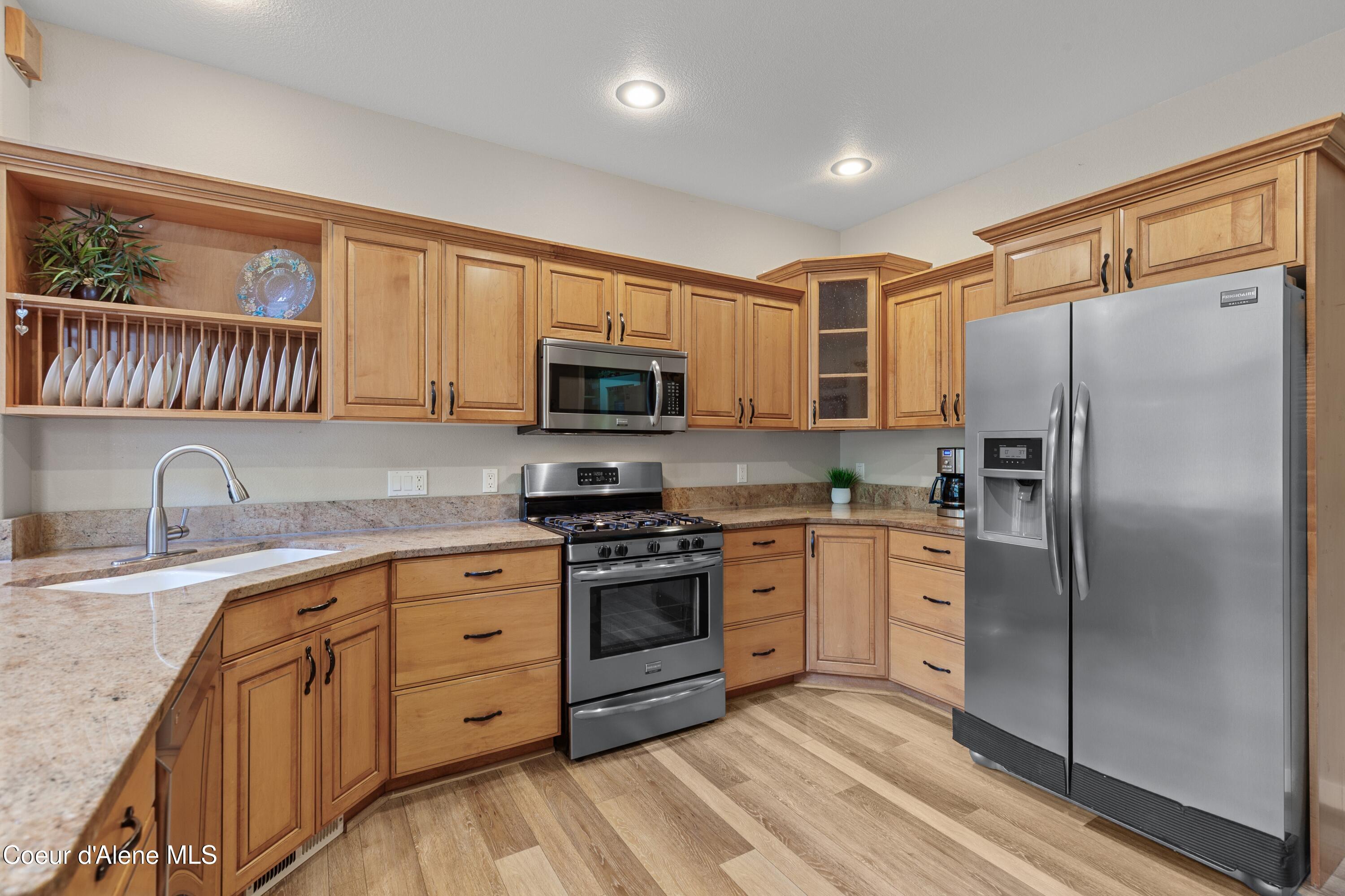 8677 N Rhapsody Ln