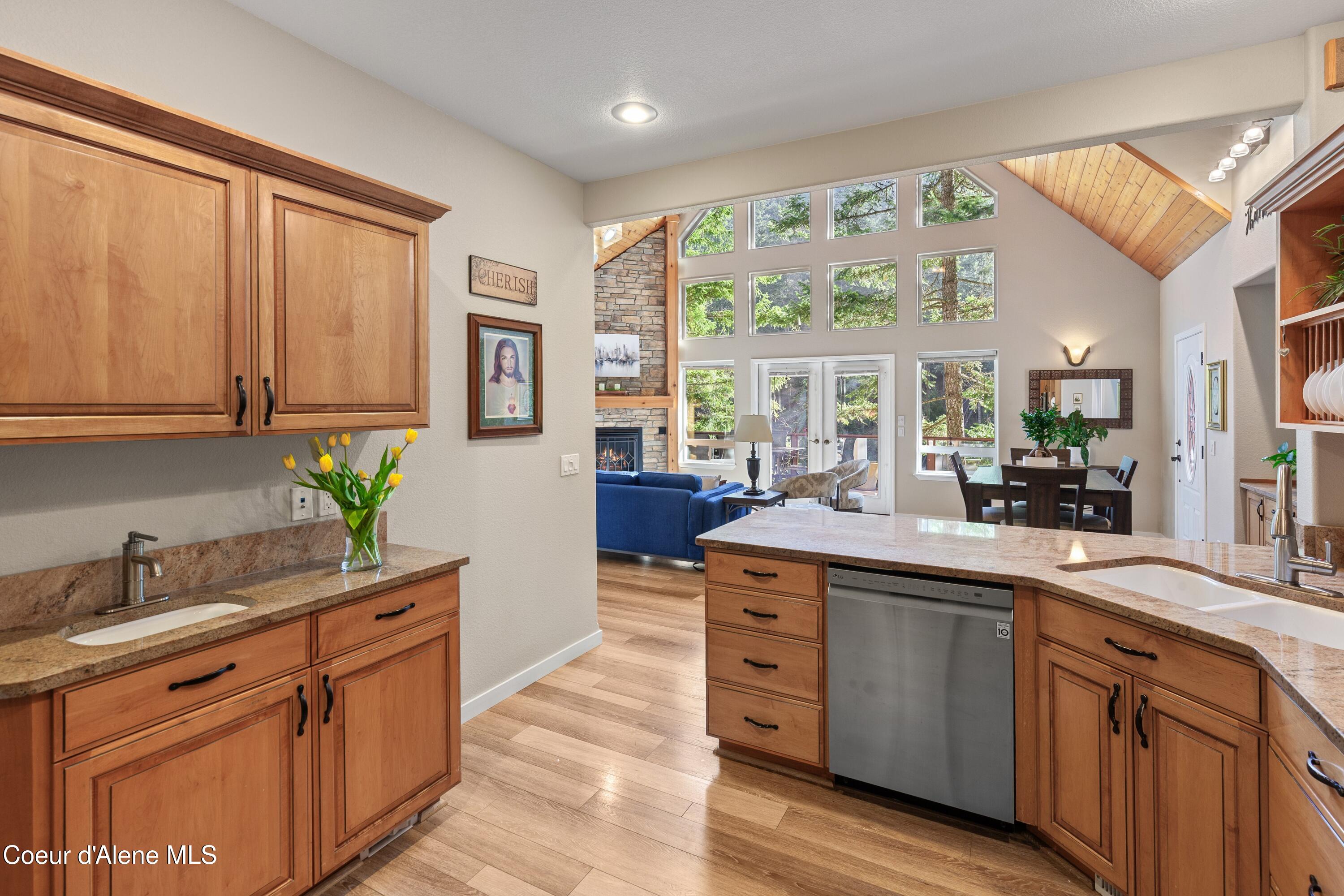 8677 N Rhapsody Ln