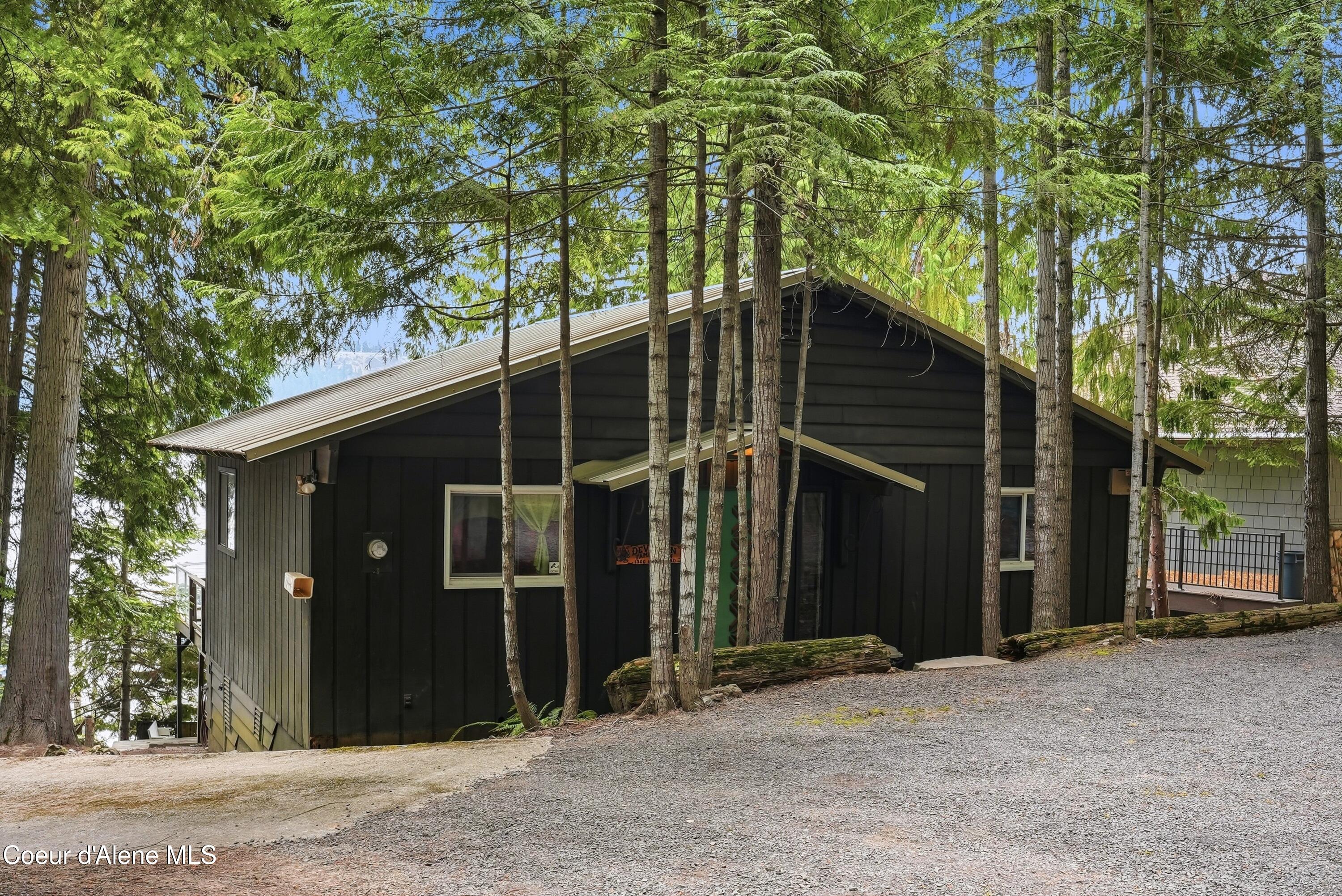1300 W Glory RD