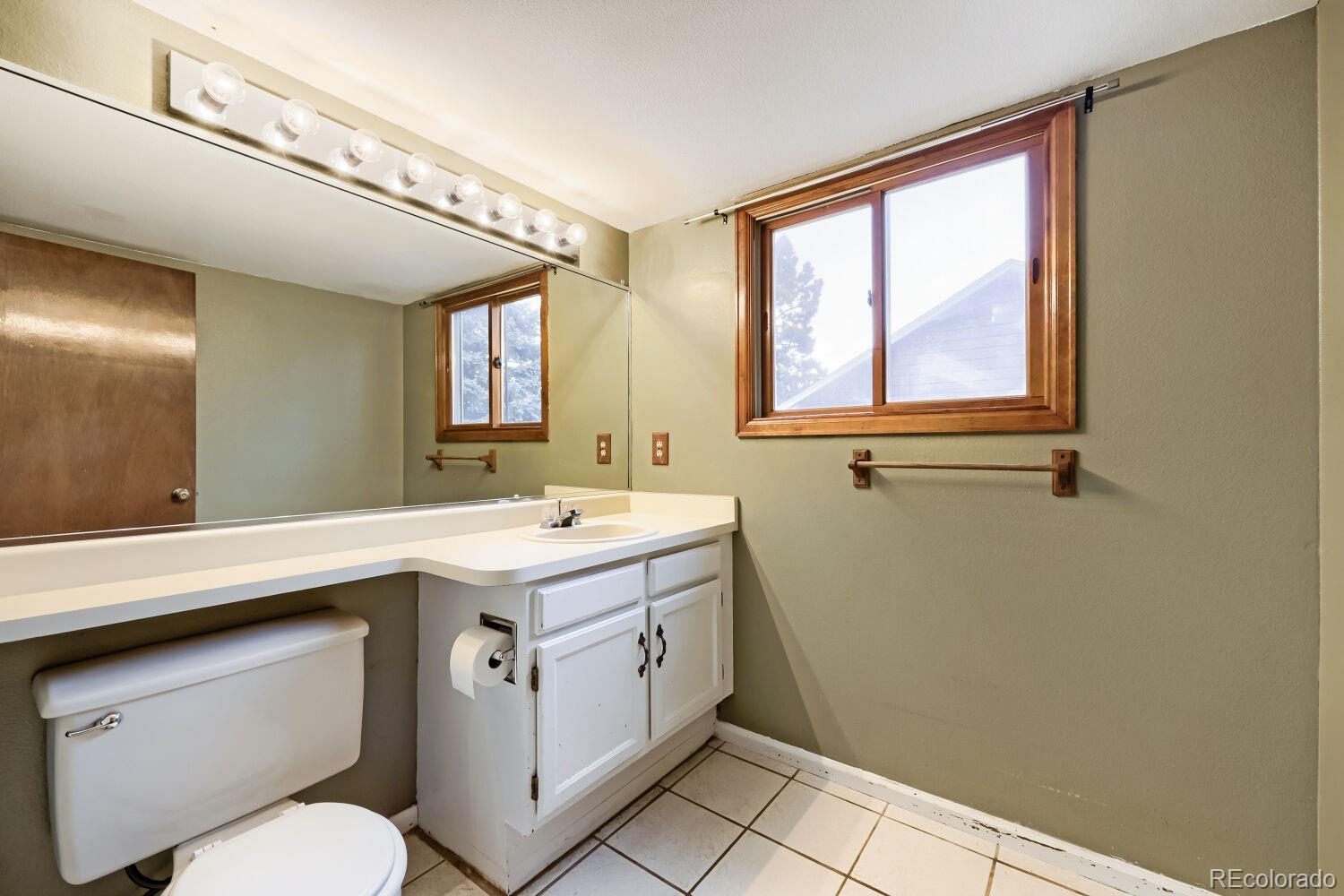 10525 Hobbit Lane