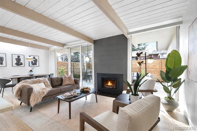 1309 S Elm Street