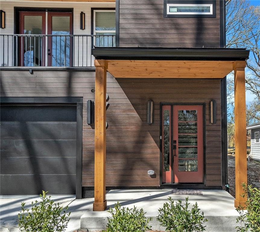 676 S Grand Avenue NW