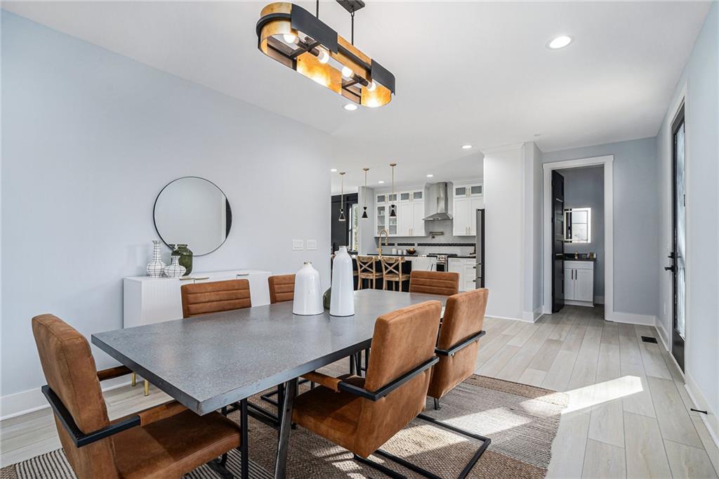 676 S Grand Avenue NW