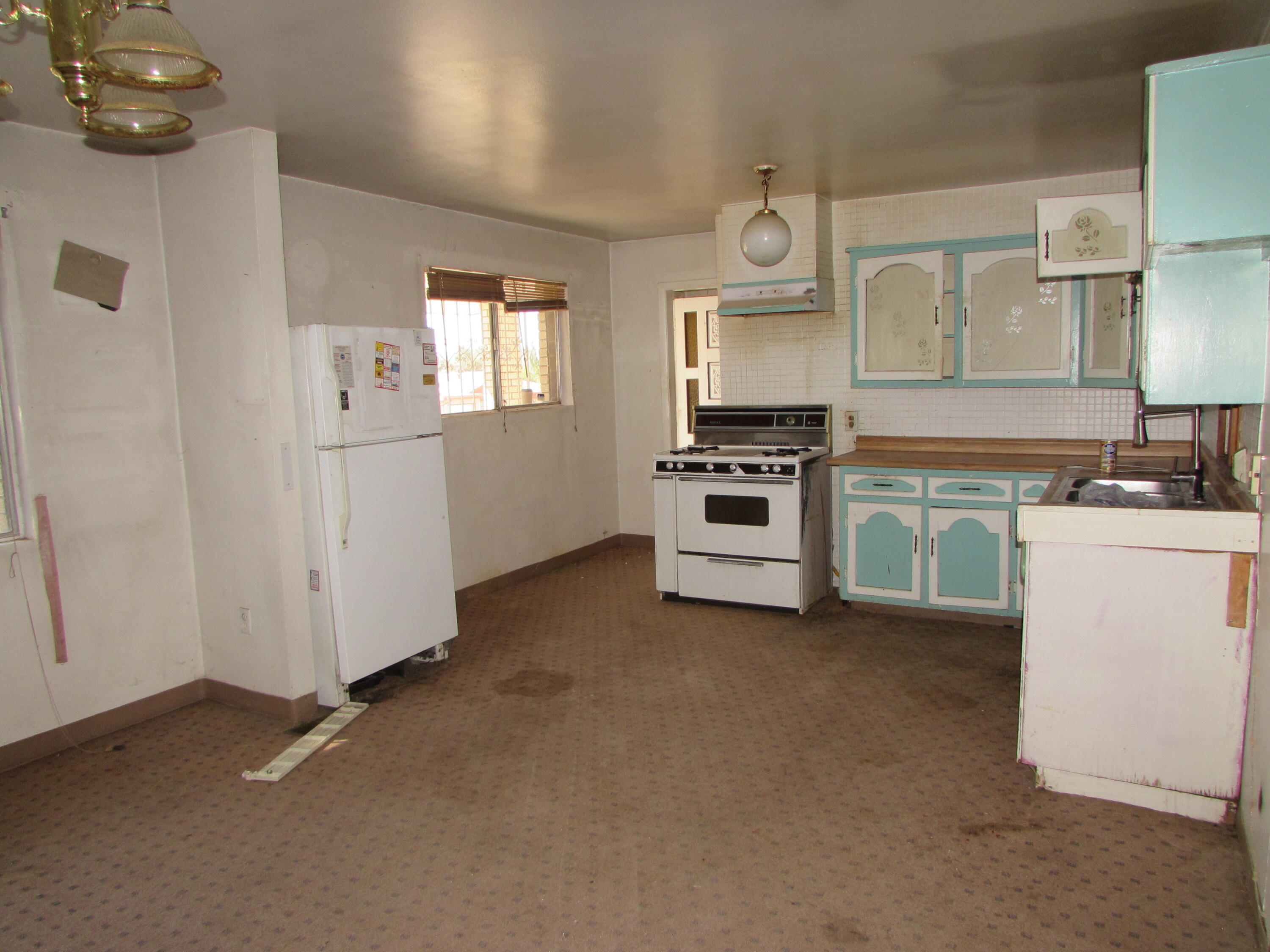 628 FLAGSTAFF Avenue