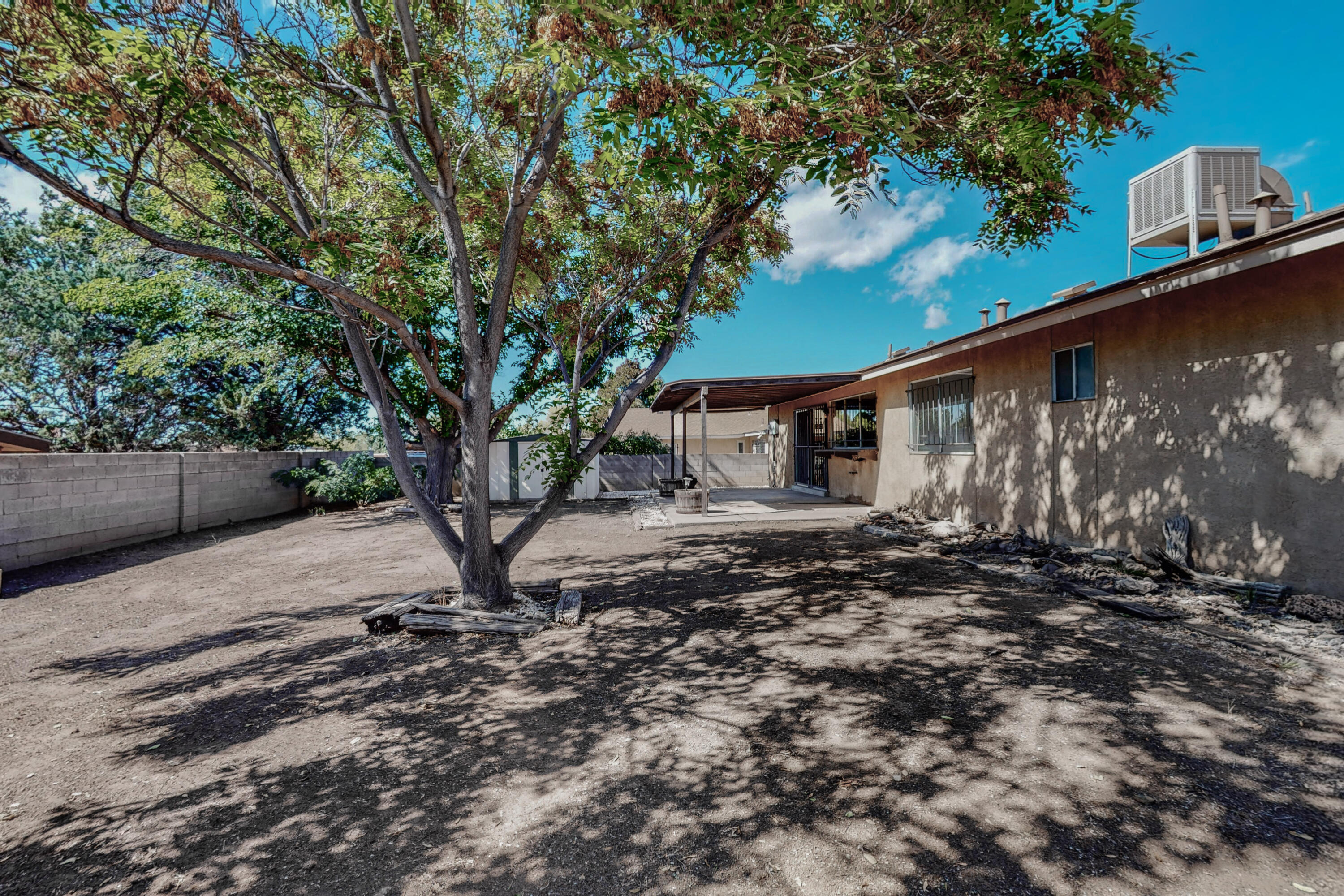 6404 SAMANTHA Drive NE