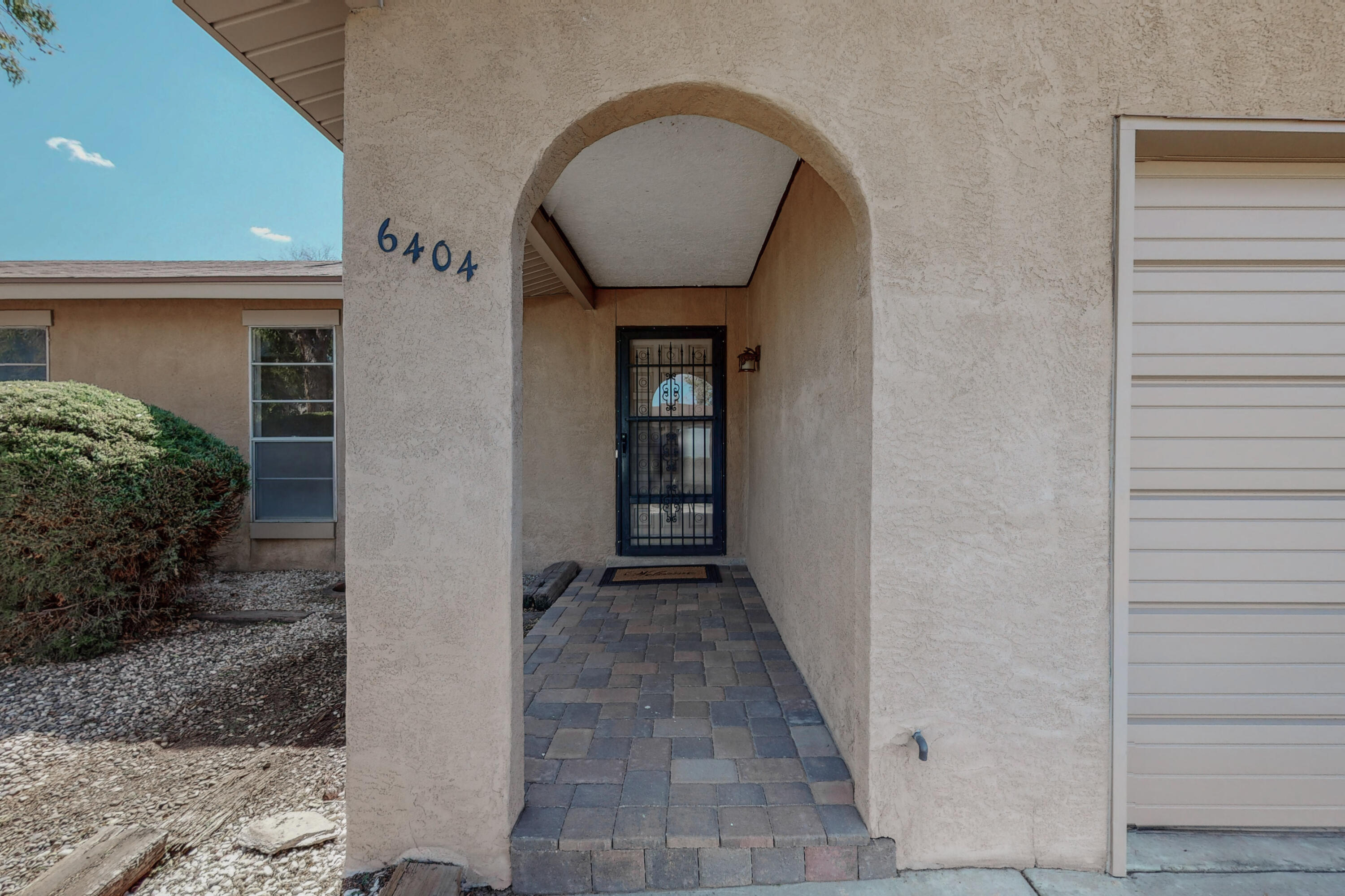 6404 SAMANTHA Drive NE