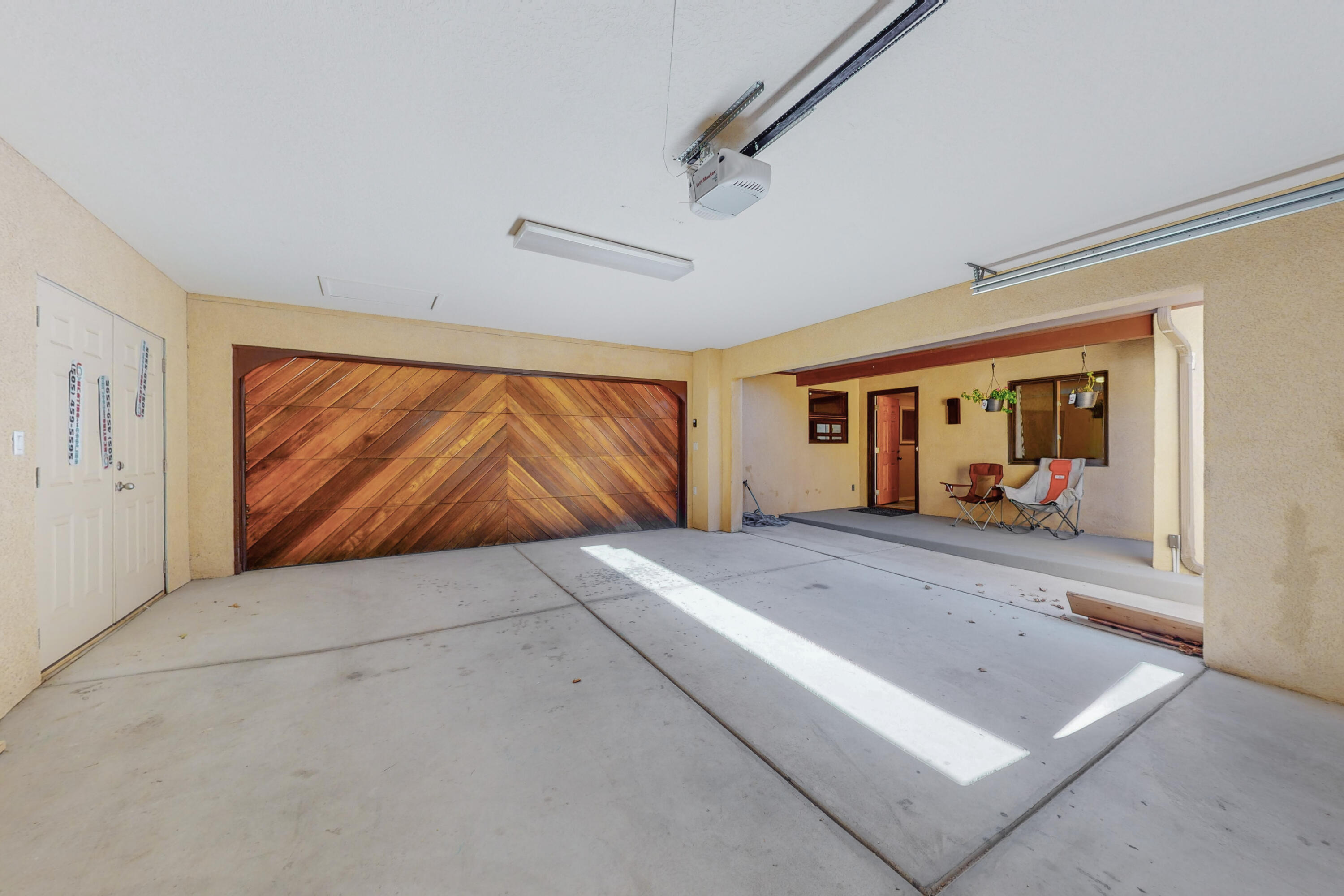 1404 STUTZ Drive NE