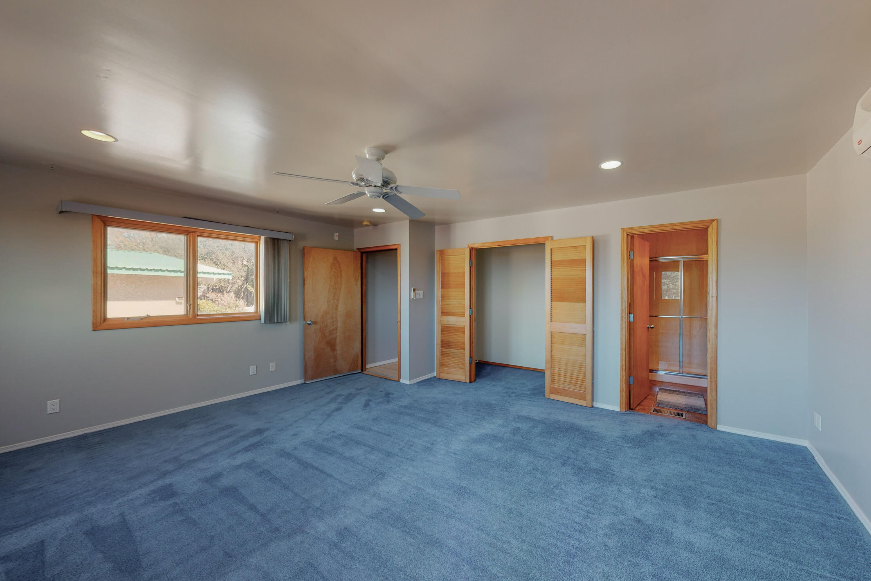 1404 STUTZ Drive NE