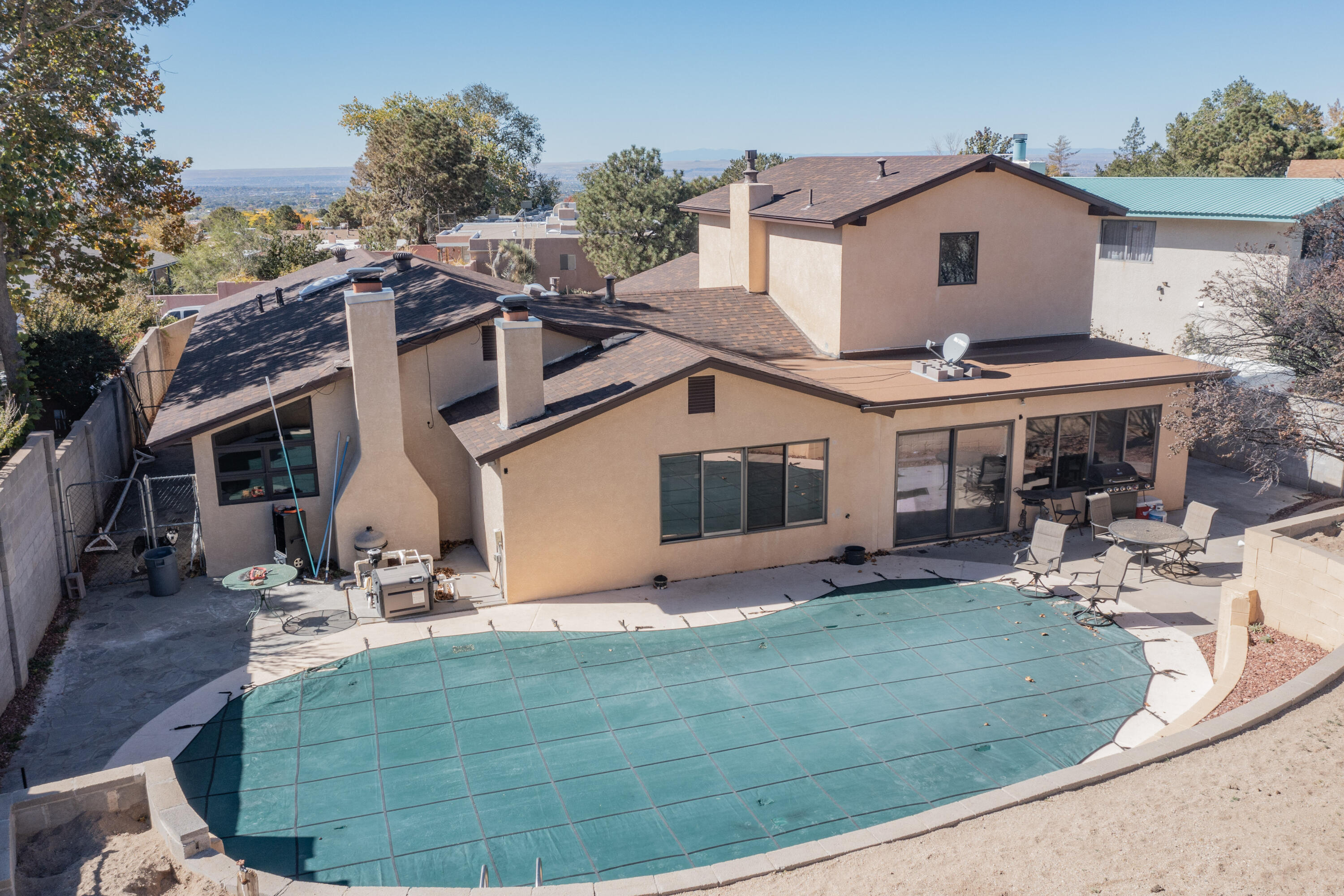 1404 STUTZ Drive NE