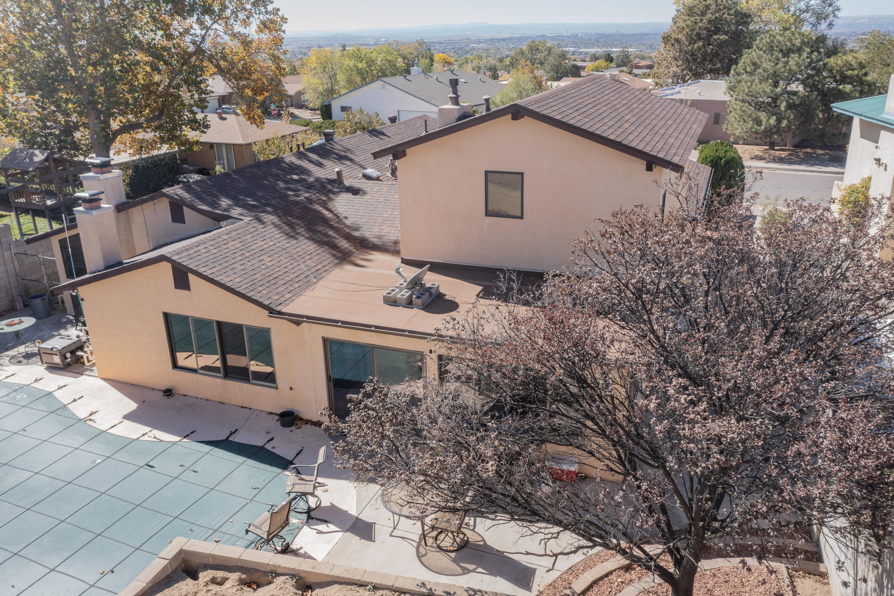 1404 STUTZ Drive NE