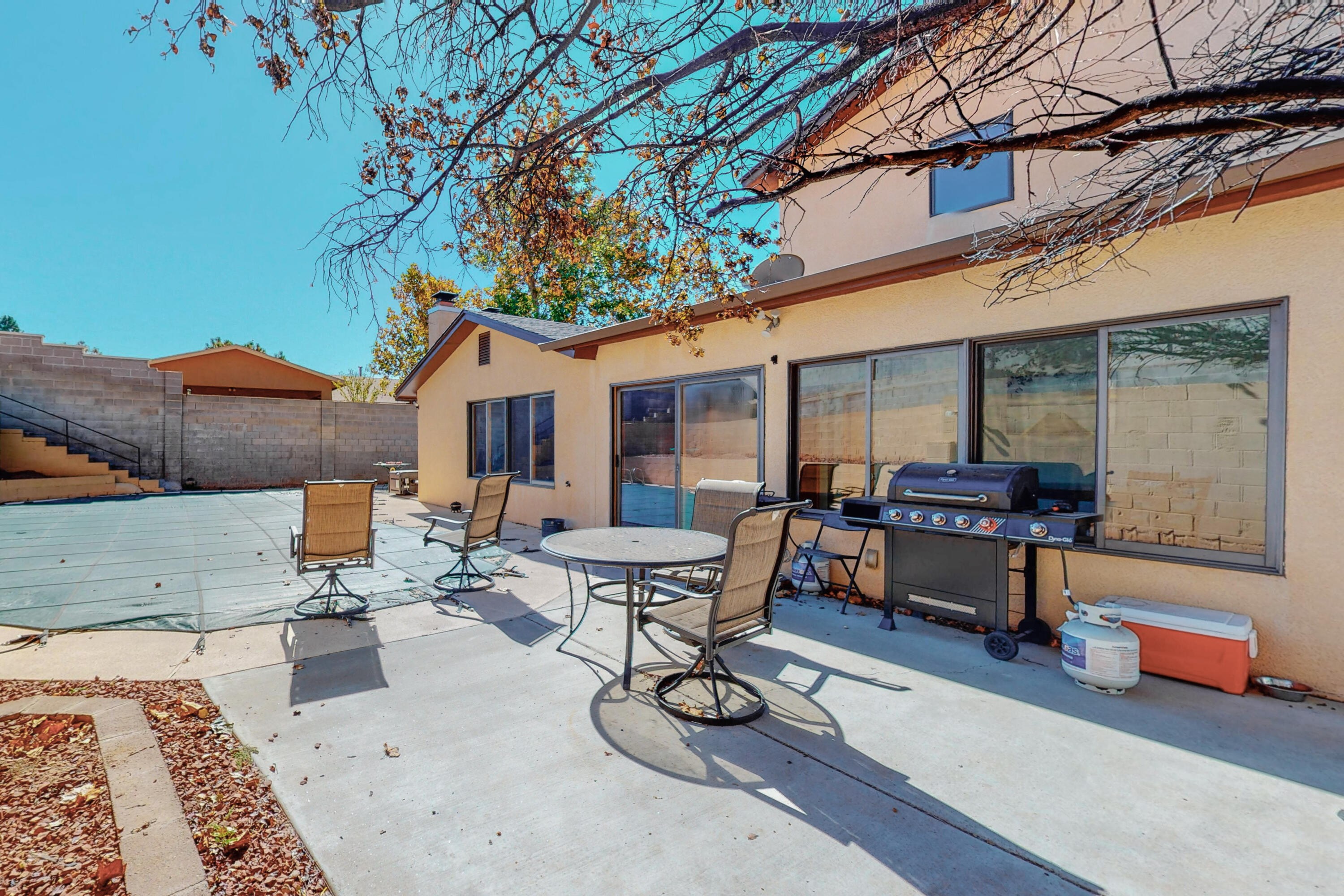 1404 STUTZ Drive NE