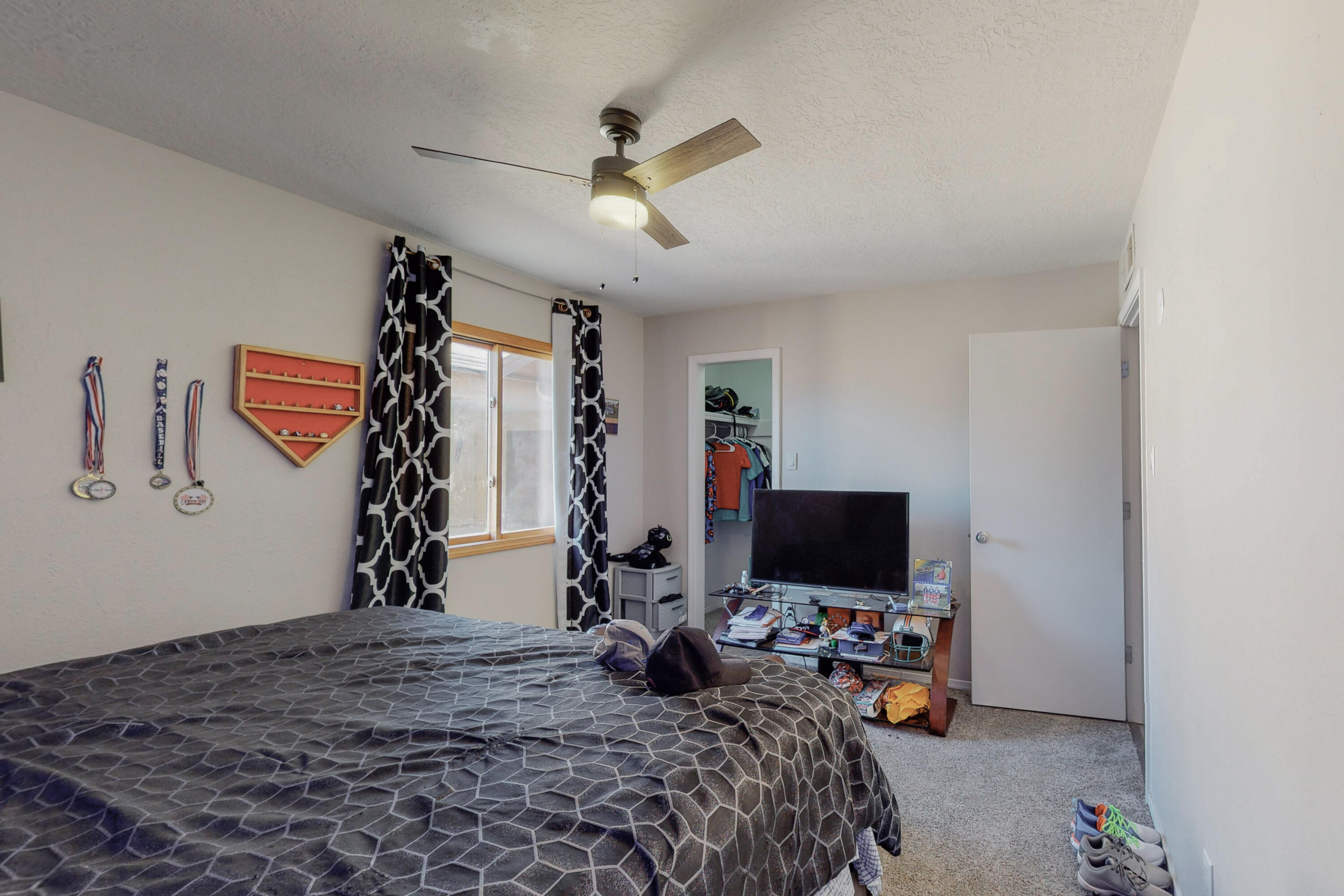 1404 STUTZ Drive NE