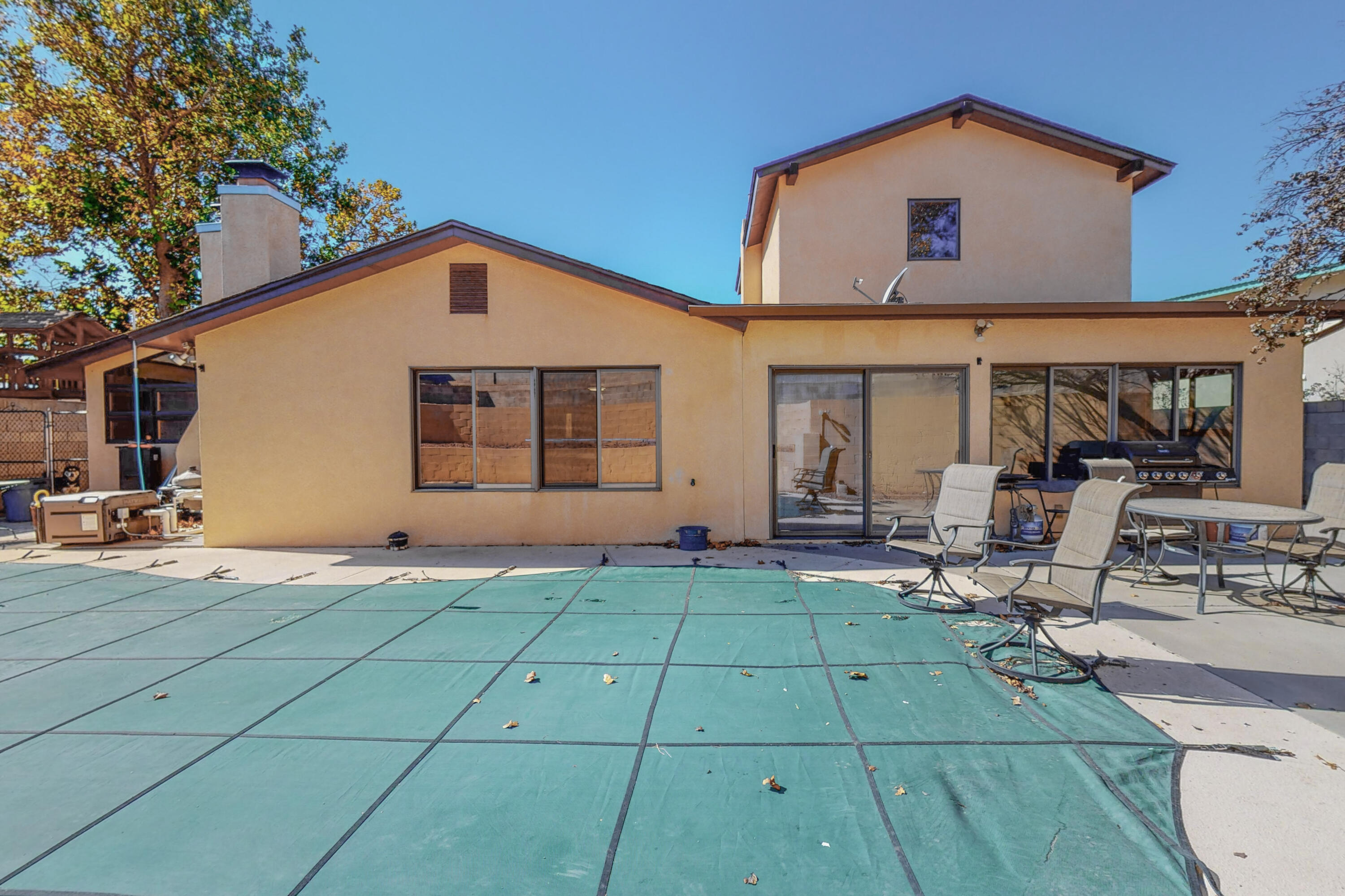 1404 STUTZ Drive NE