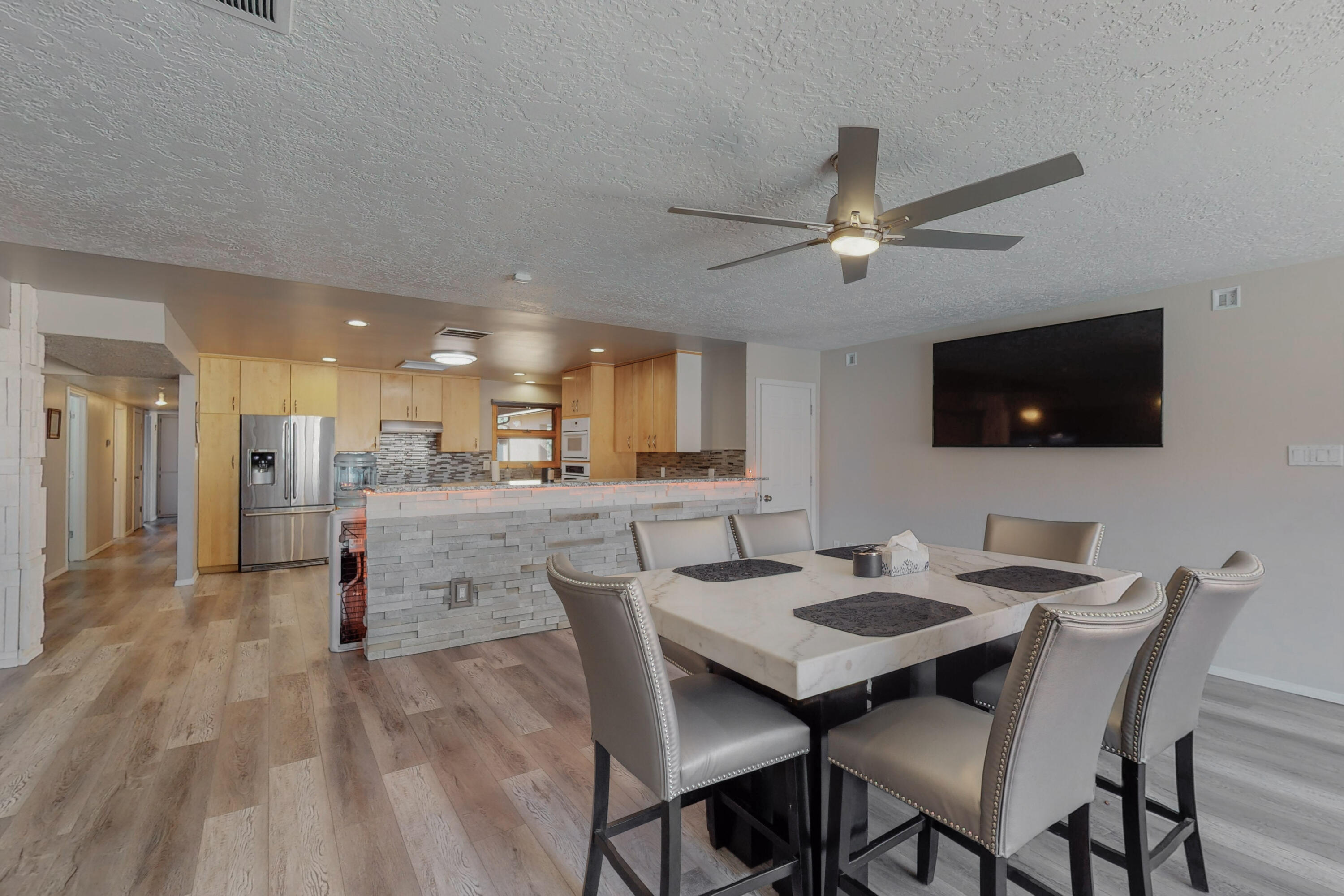 1404 STUTZ Drive NE