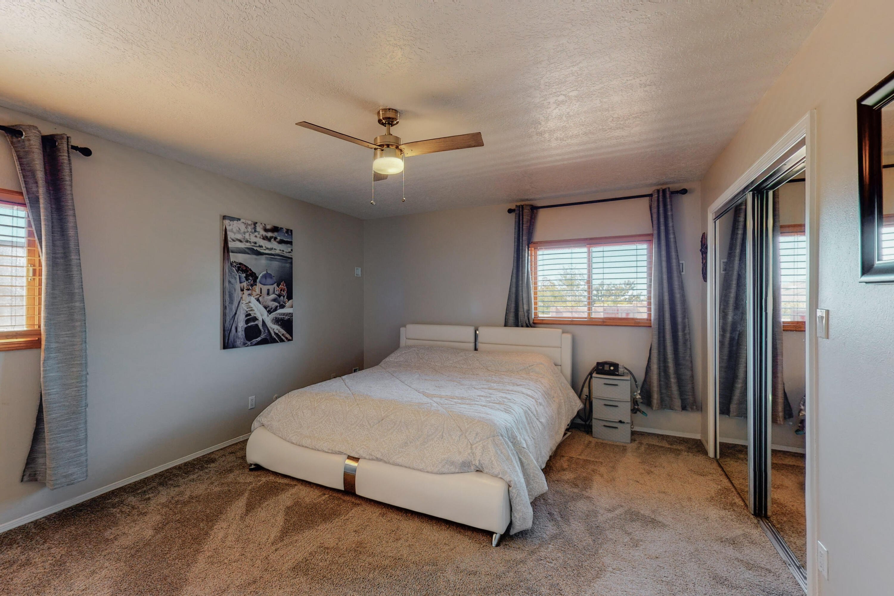 1404 STUTZ Drive NE