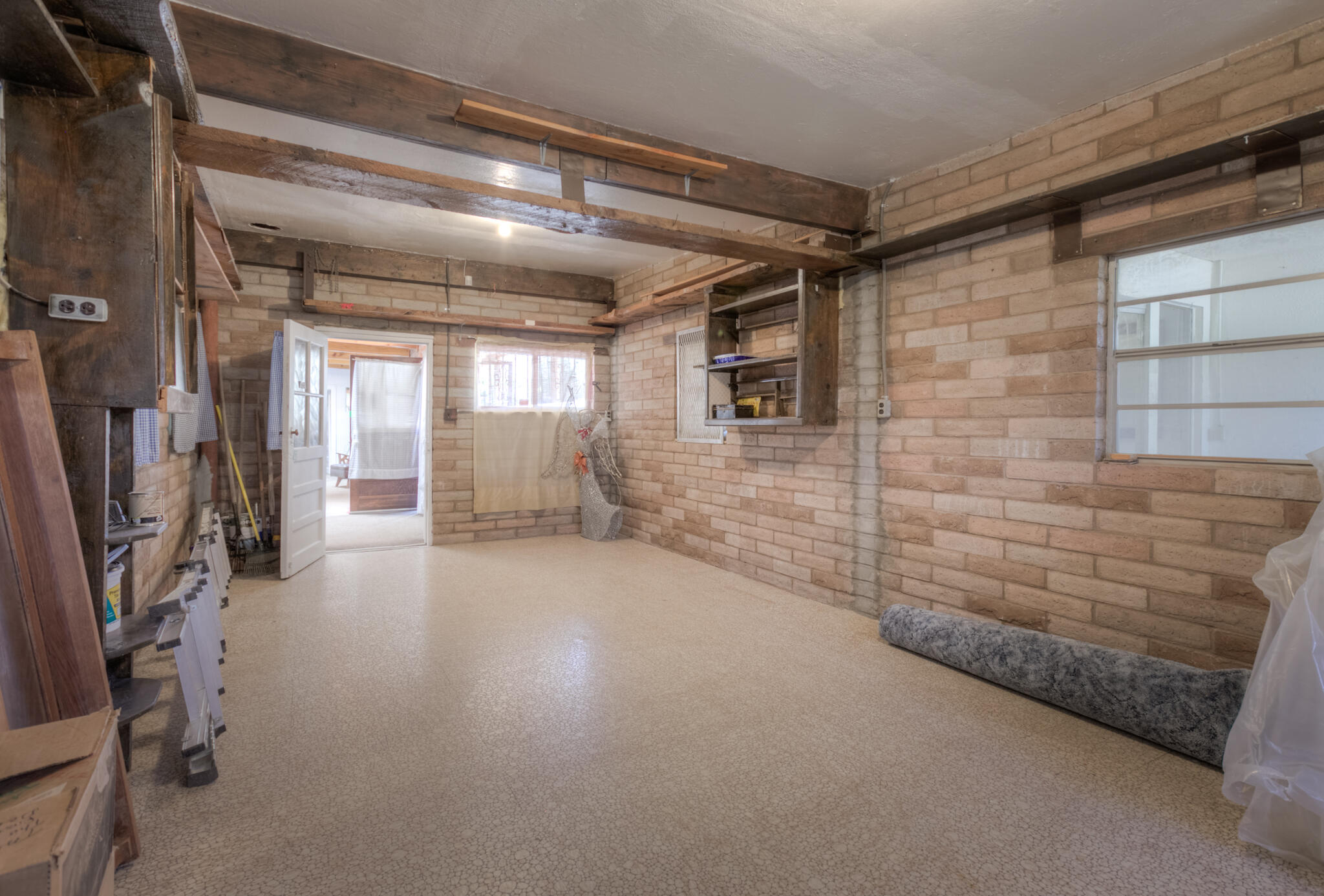 478 JARALES Road