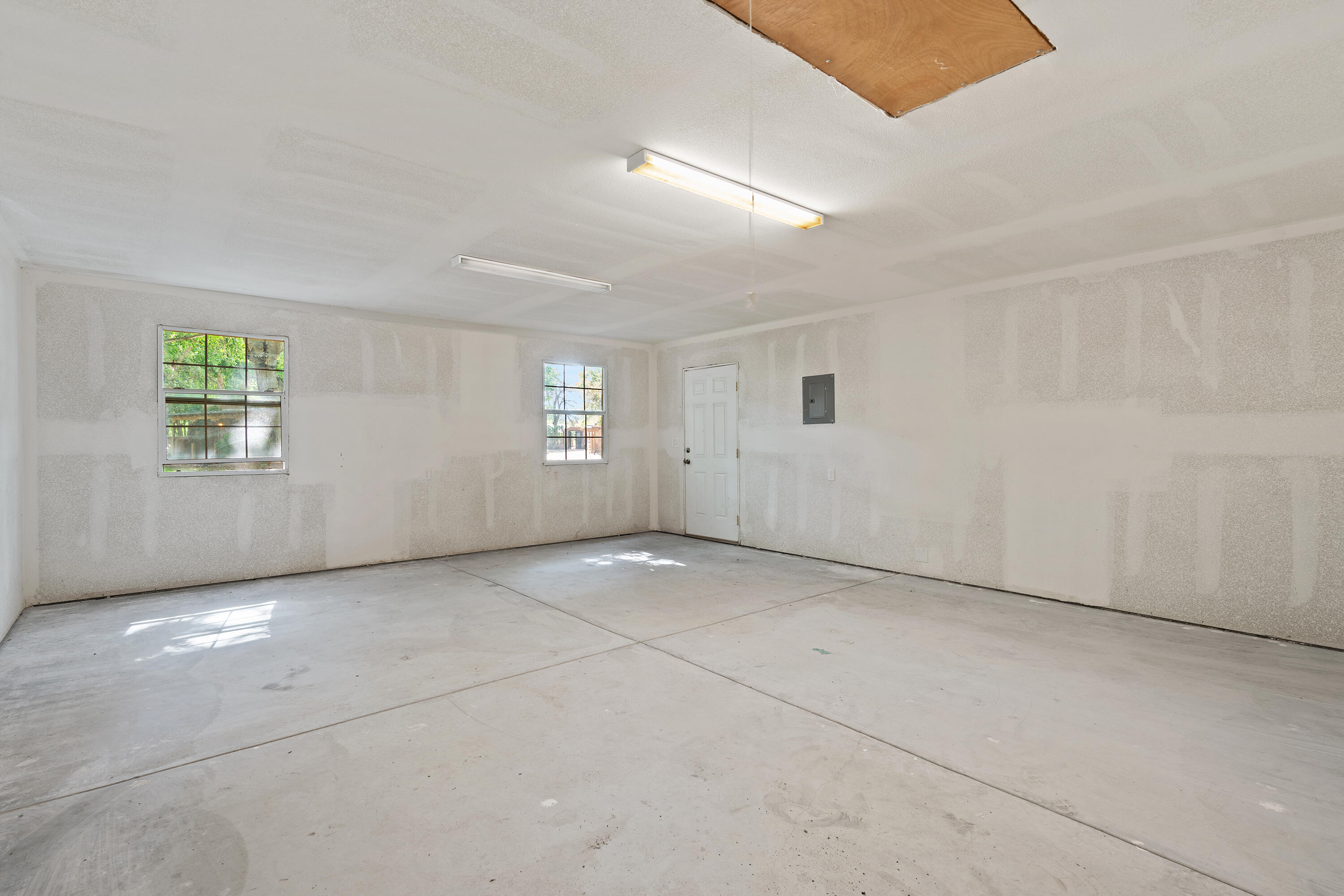 3447 CORRALES Road