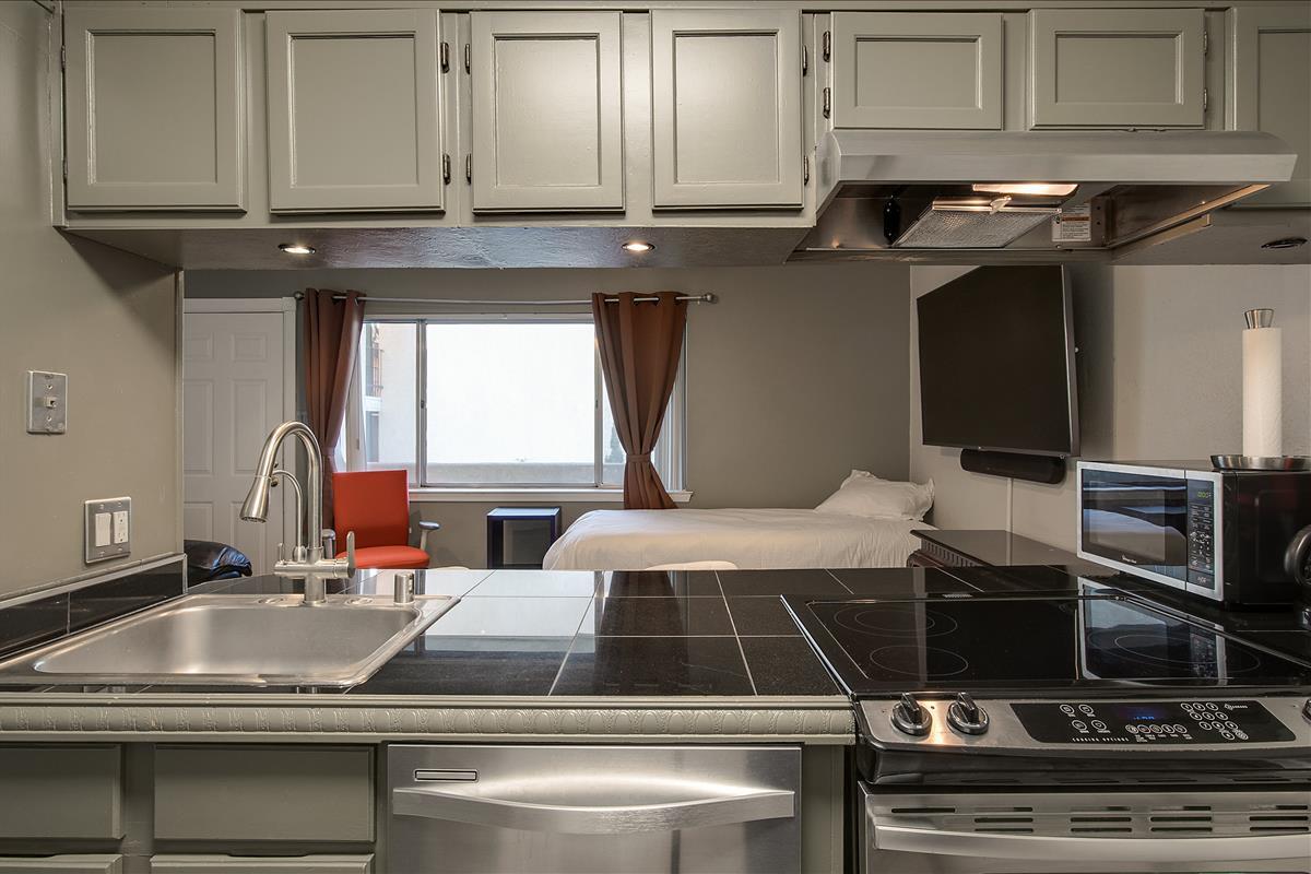 4200 MONTGOMERY Boulevard NE Unit: 201