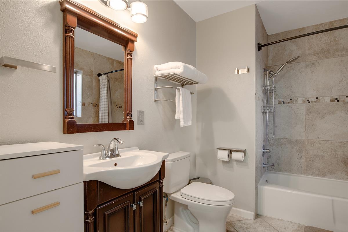 4200 MONTGOMERY Boulevard NE Unit: 201