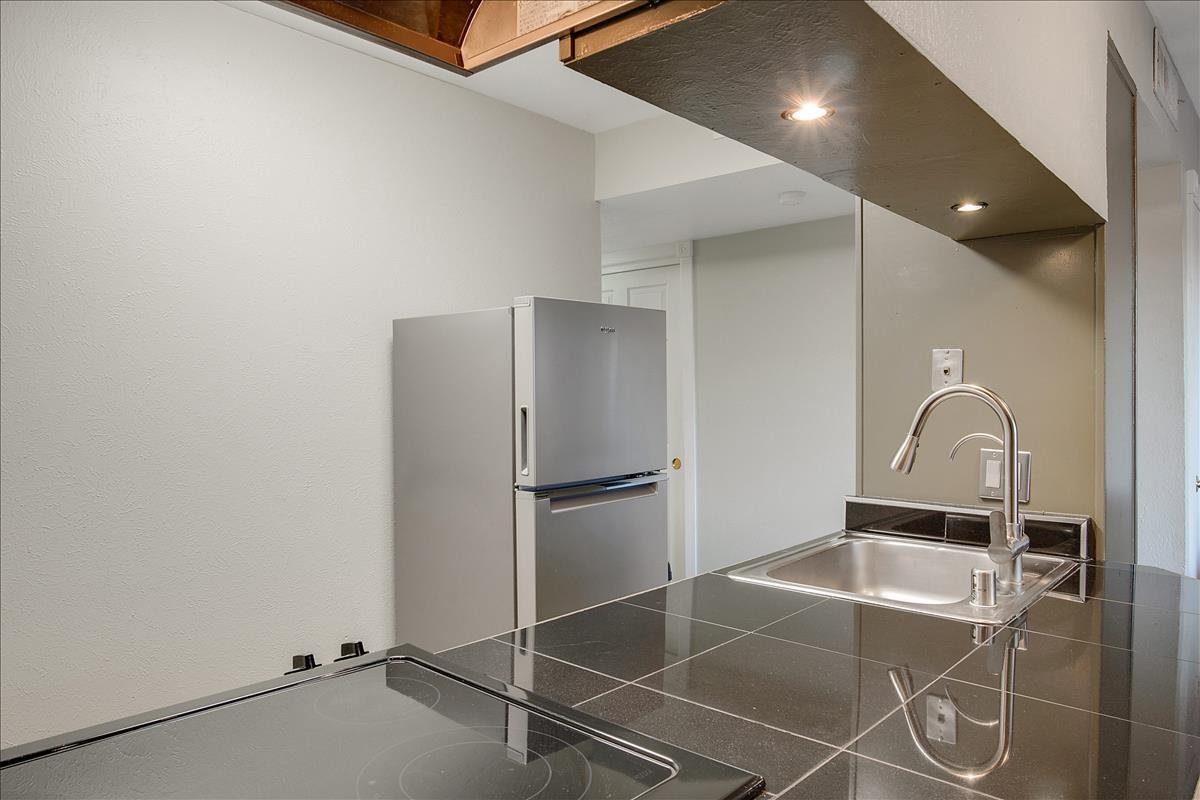 4200 MONTGOMERY Boulevard NE Unit: 201