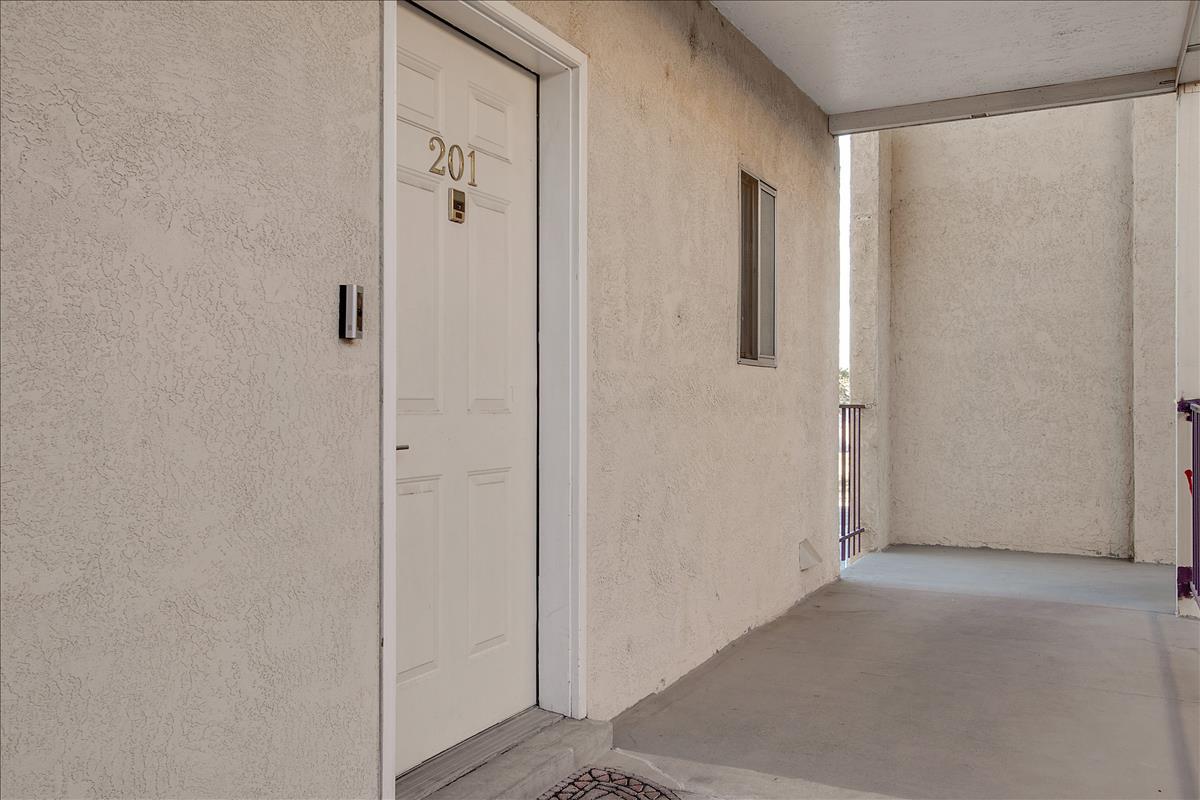 4200 MONTGOMERY Boulevard NE Unit: 201