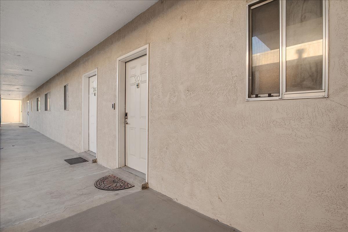4200 MONTGOMERY Boulevard NE Unit: 201