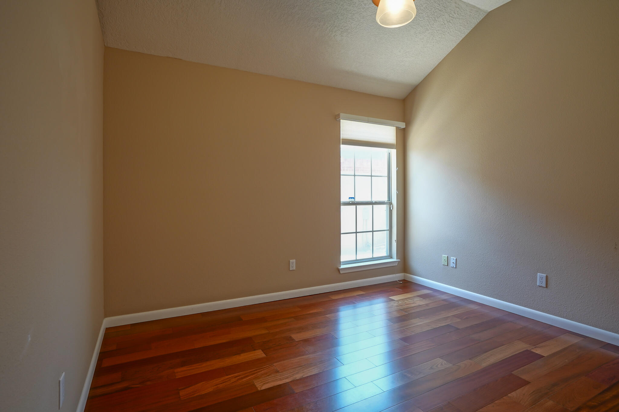 8312 CALLE PRIMERA NW