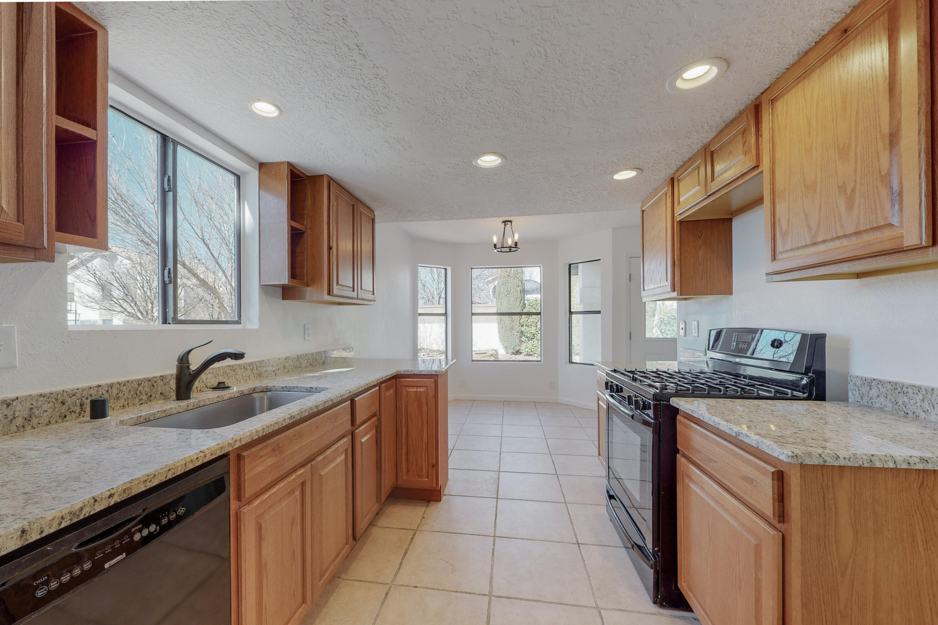 8101 WILLIAM MOYERS Avenue NE
