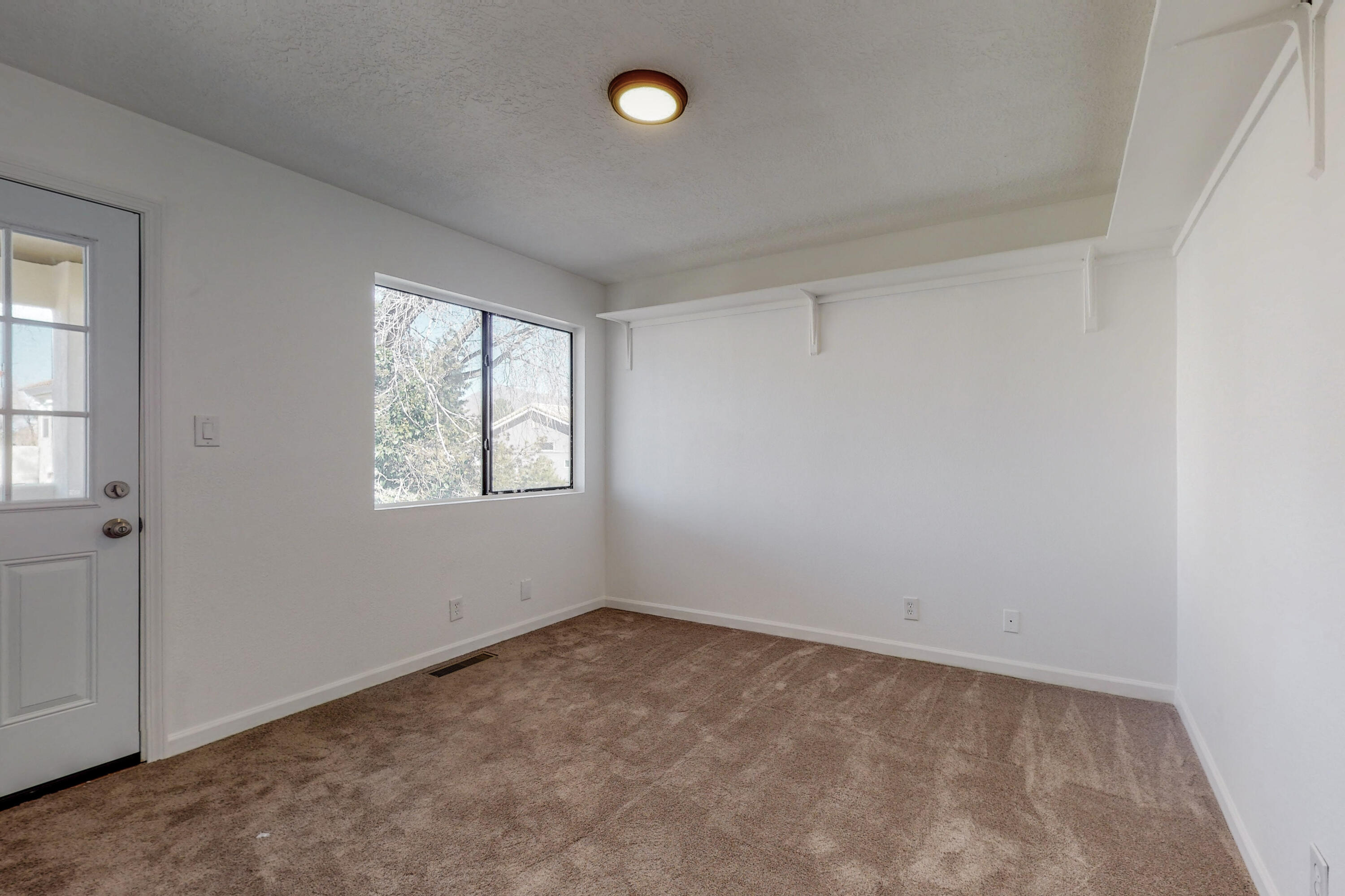8101 WILLIAM MOYERS Avenue NE