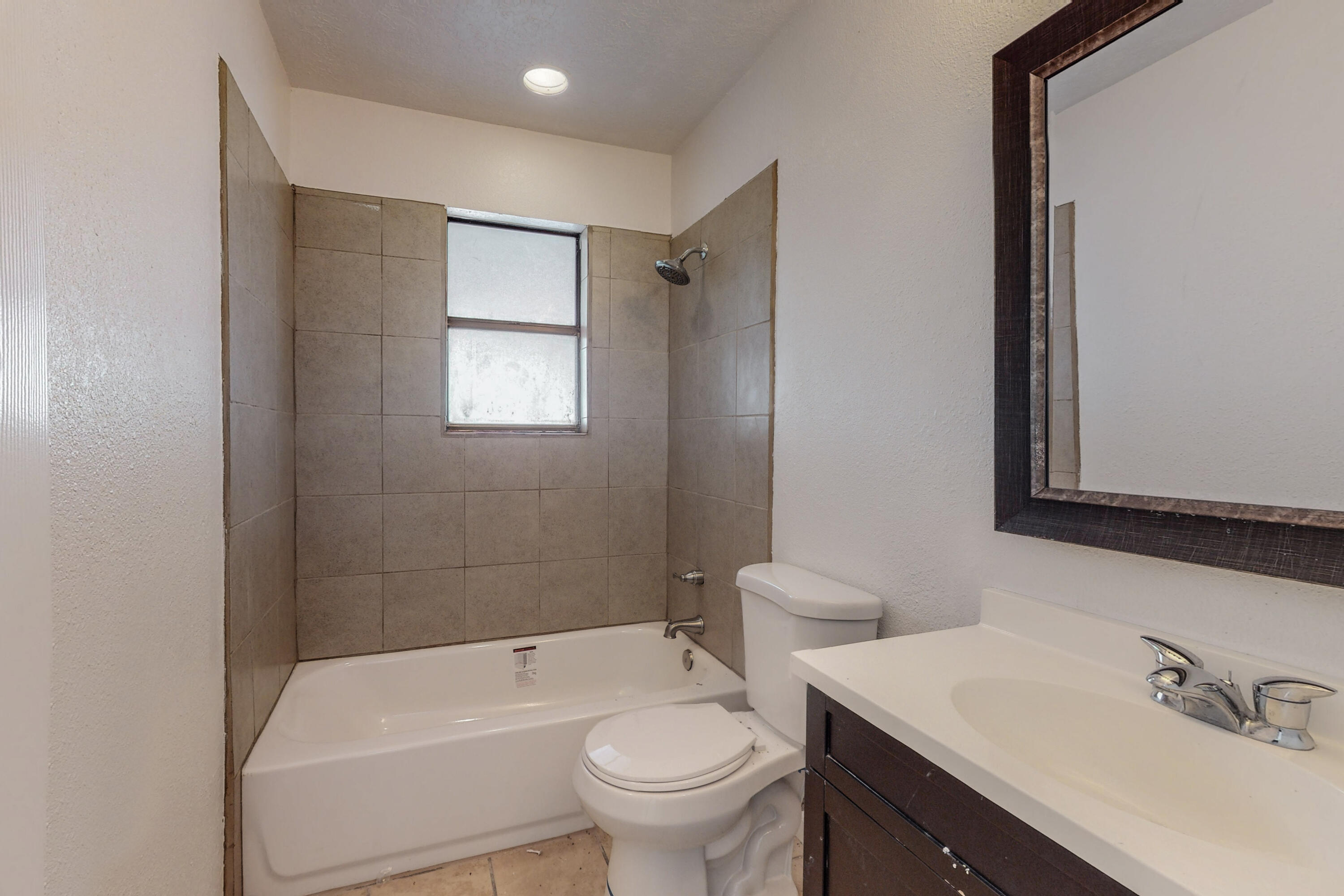 8101 WILLIAM MOYERS Avenue NE